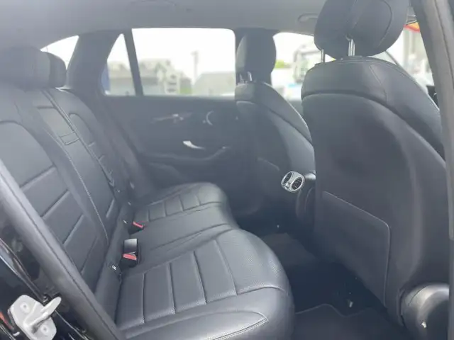 Mercedes-Benz 300 view 5