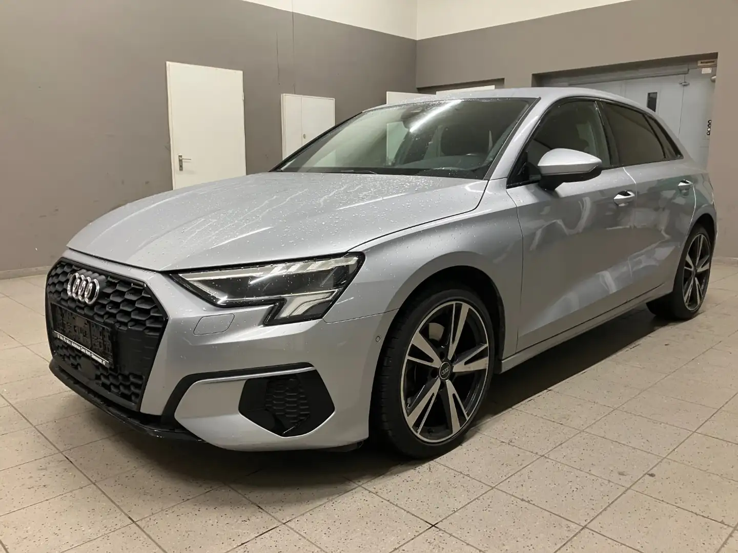 Audi A3 Sportback 35 TFSI Advanced S tronic LED*Navi*opt.s Zilver - 2