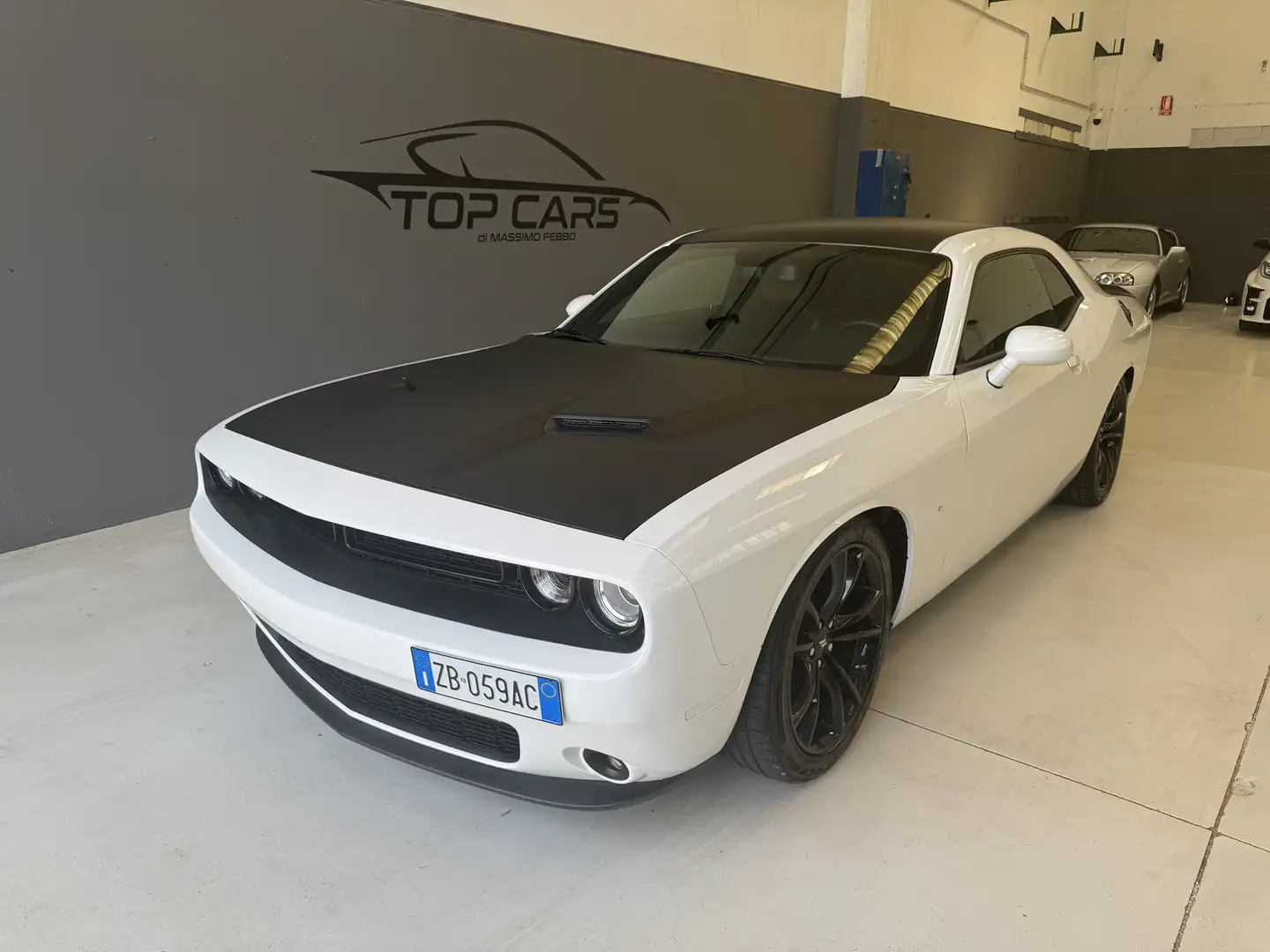 Dodge Challenger 3.6 V6 SXT Plus 305cv at8 Super Track Pack - 2