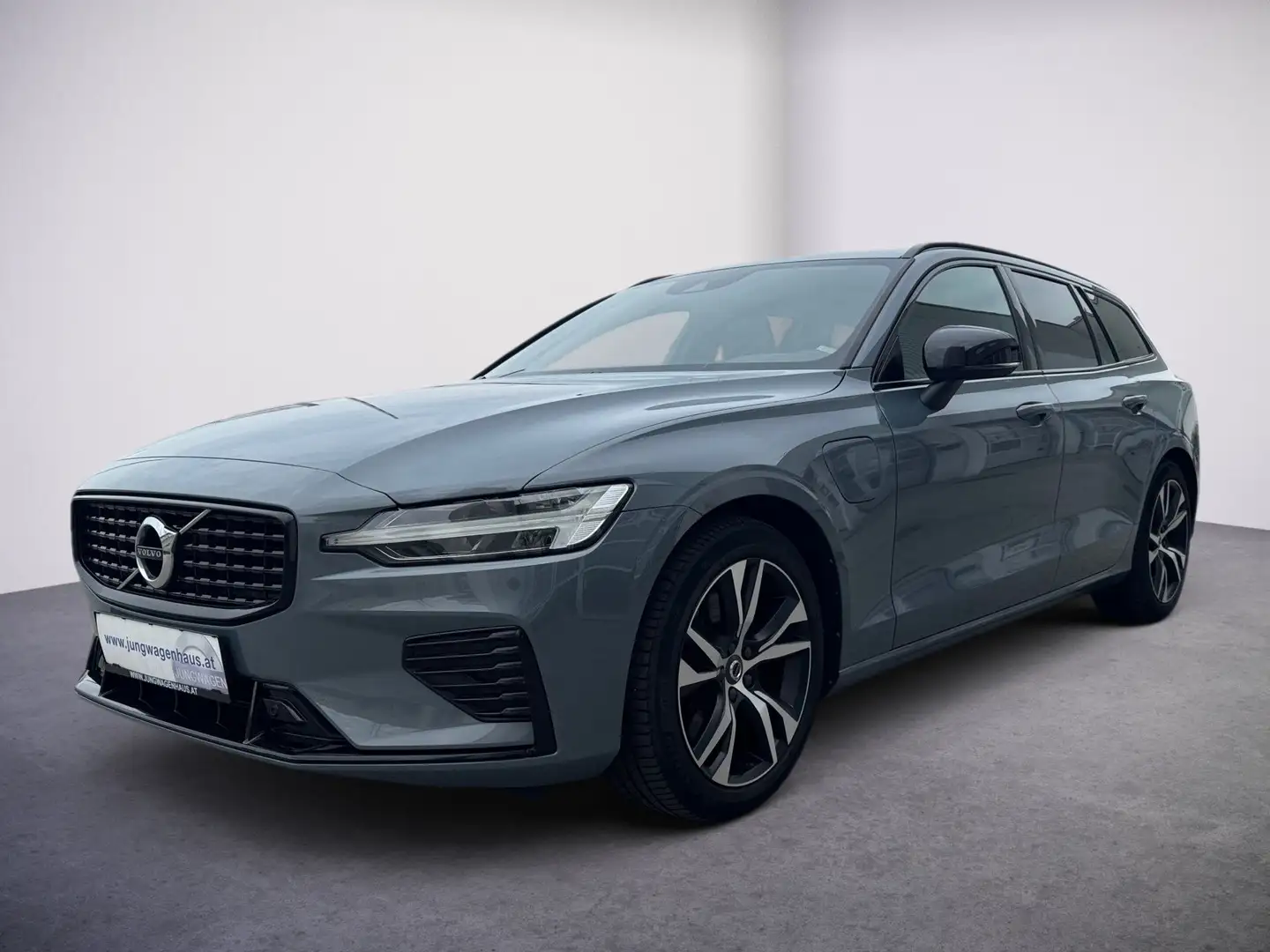 Volvo V60 T6 AWD Plug-In Hybrid R-Design Aut. AHK NP 66.072 Gris - 1