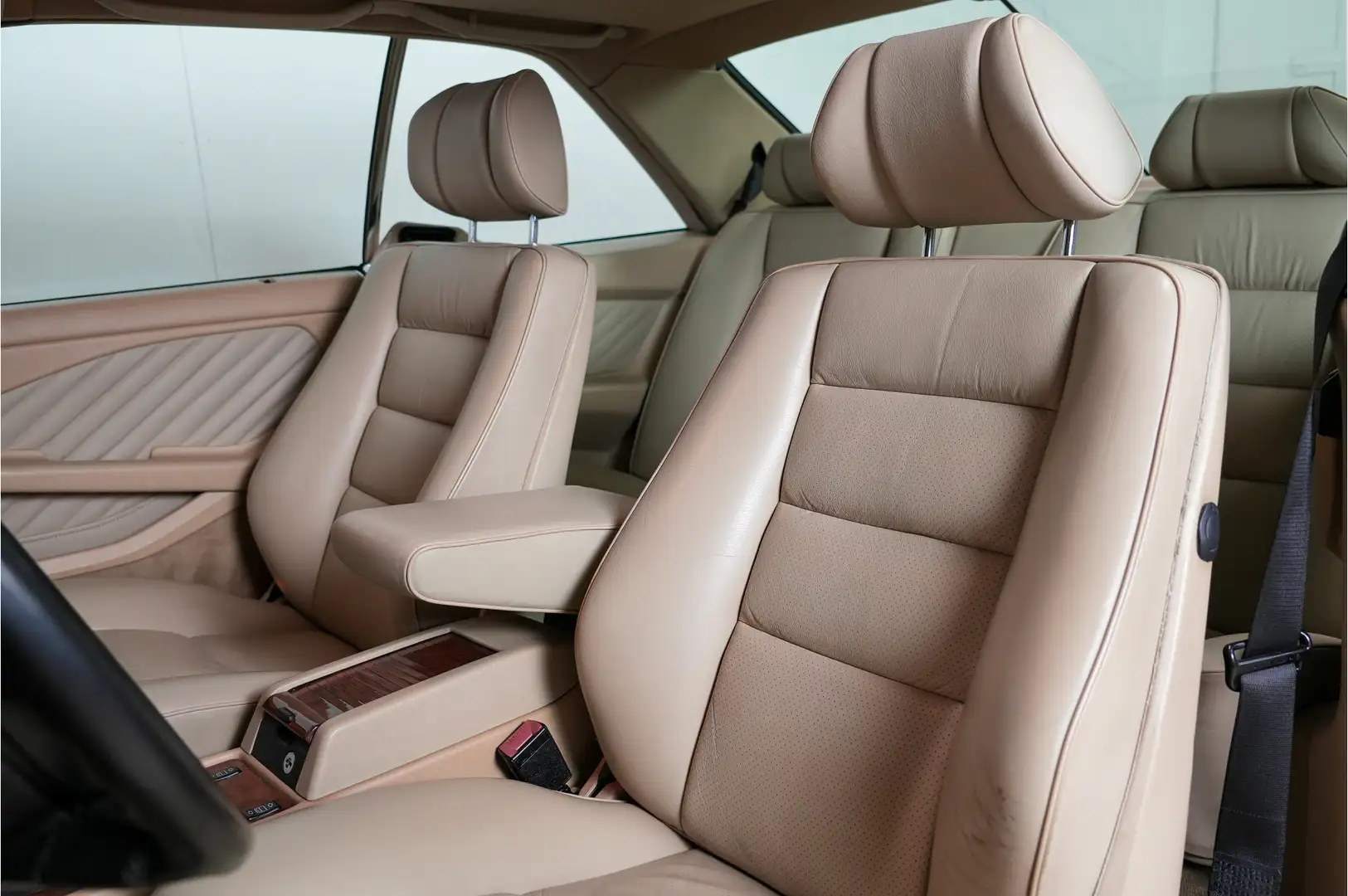 Mercedes-Benz 560 560SEC M1077 Azul - 2