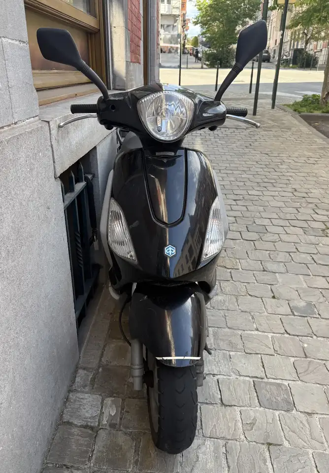 Piaggio Fly 125