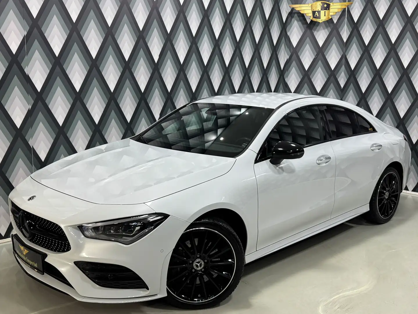 Mercedes-Benz CLA 250 e PHEV // AMG-LINE // NIGHT-PAKET // MULTIBEAM // Weiß - 2
