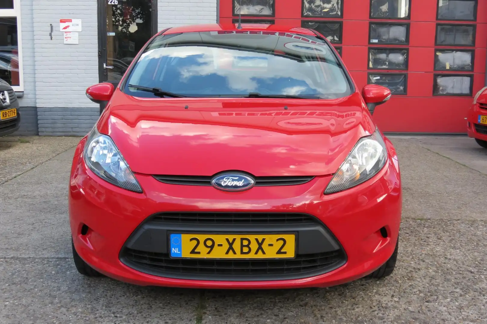 Ford Fiesta 1.25 Champion , AIRCO , LM VELG , TREKHAAK Rood - 2