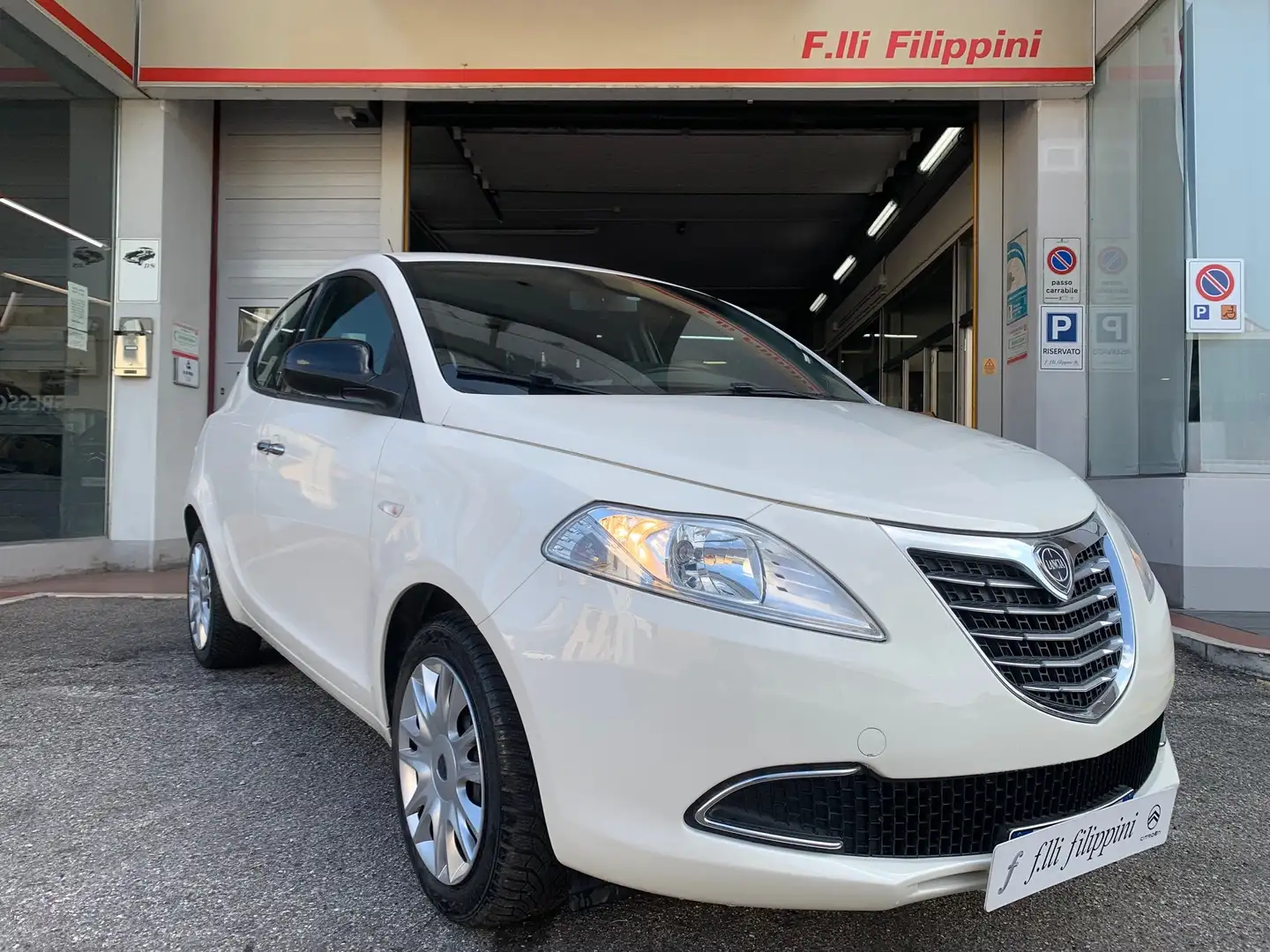 Lancia Ypsilon 1.2 8v Gold 69cv E6 *PREZZO VERO* Bianco - 1
