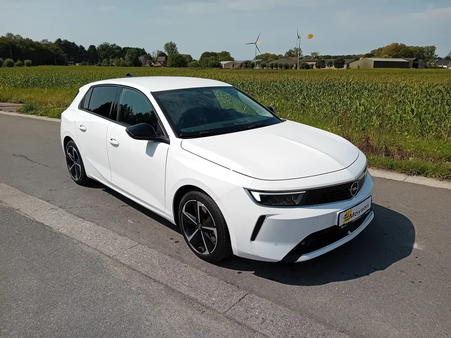 Opel Astra 1.6 Turbo Hybride Blanc - 1