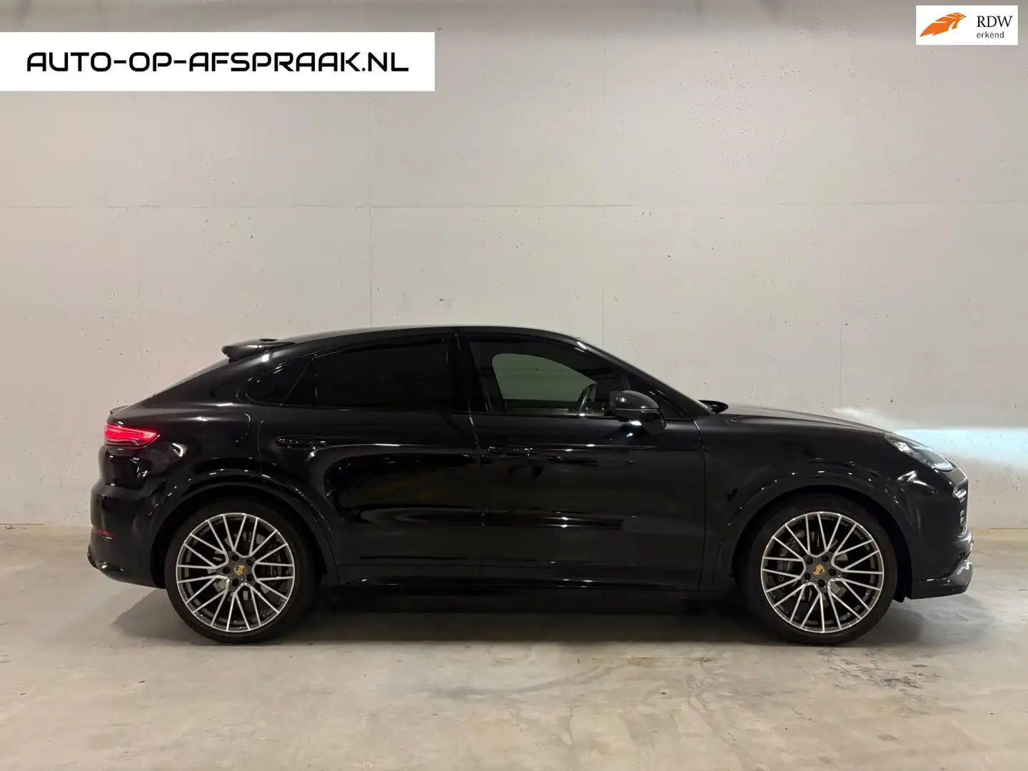 Porsche Cayenne Coupé 3.0 E-Hybrid Chrono Design Zwart - 1