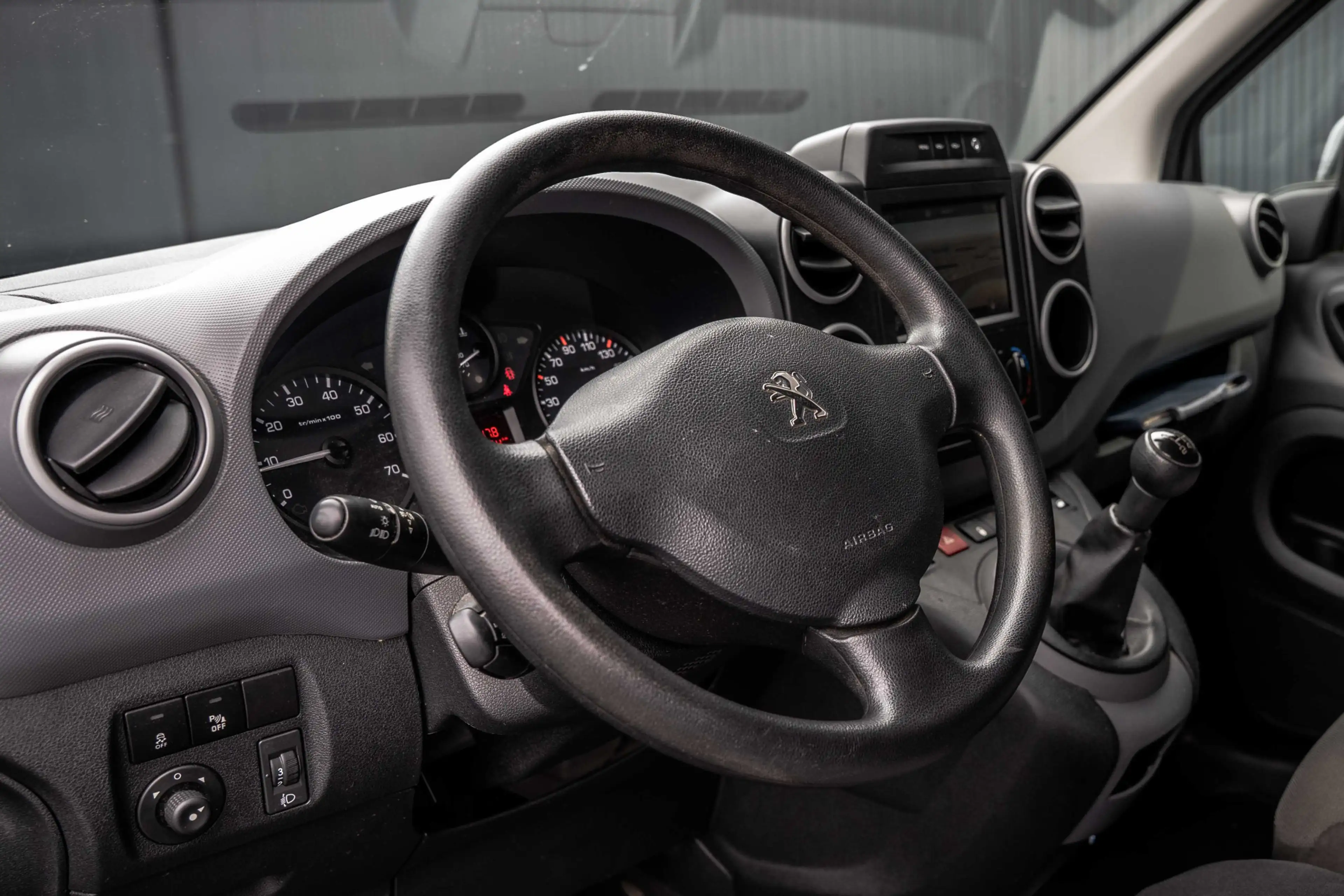 Peugeot Partner | 3-Zits | Cruise | Navi | Airco — photo 11