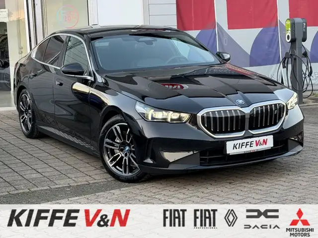 Bmw i5 xDrive40 ICONIC PANO DA PRO 360 B&W KLIMASITZ