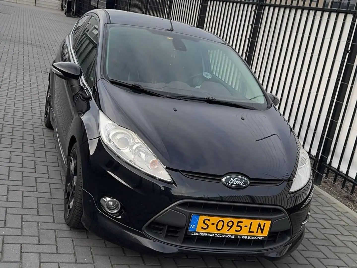 Ford Fiesta Fiesta 1.6 Ghia Zwart - 2