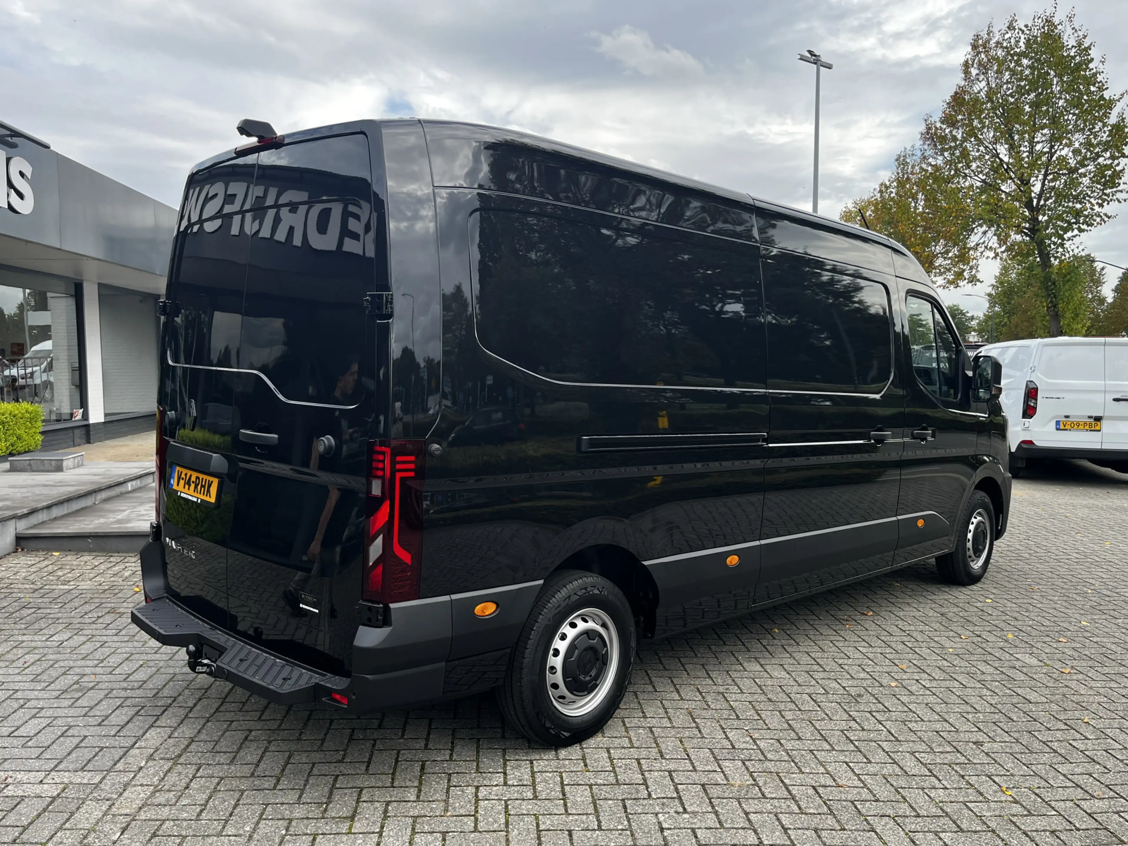 Renault Master E-Tech T35 L2H2 Advance Long Range 87 kWh 143pk | — photo 6