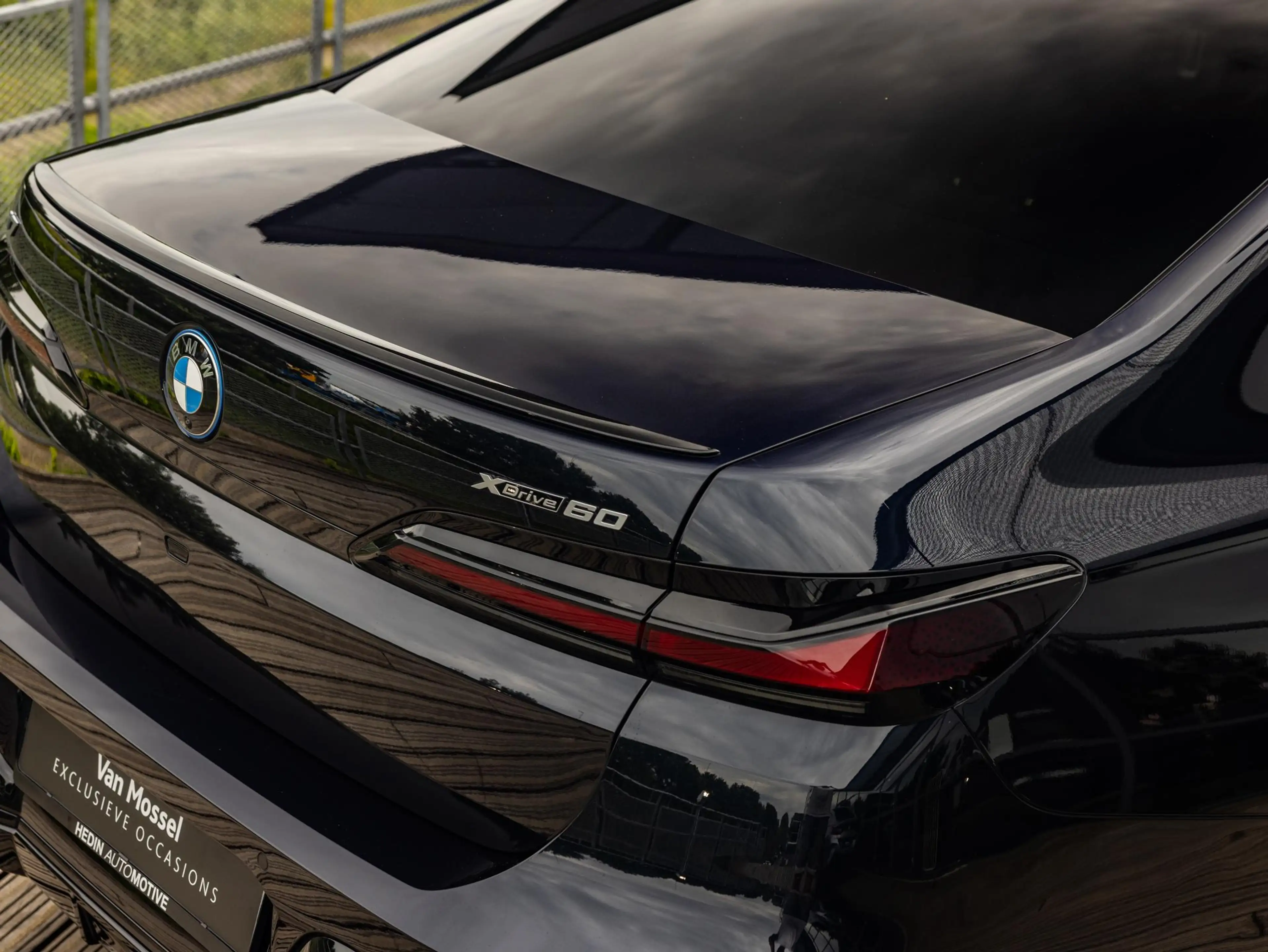 BMW i7 xDrive60 106 kWh | M-SPORT | SKYLOUNGE PANORAMADAK — photo 8