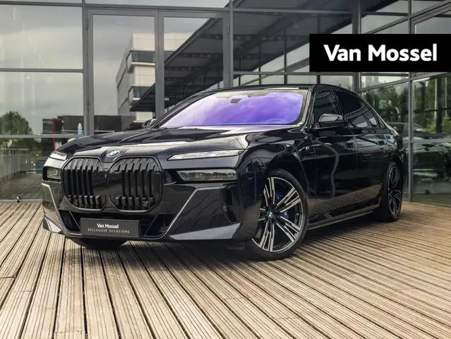 BMW i7 xDrive60 106 kWh | SOH 93 % | M-SPORT | SKYLOUNGE
