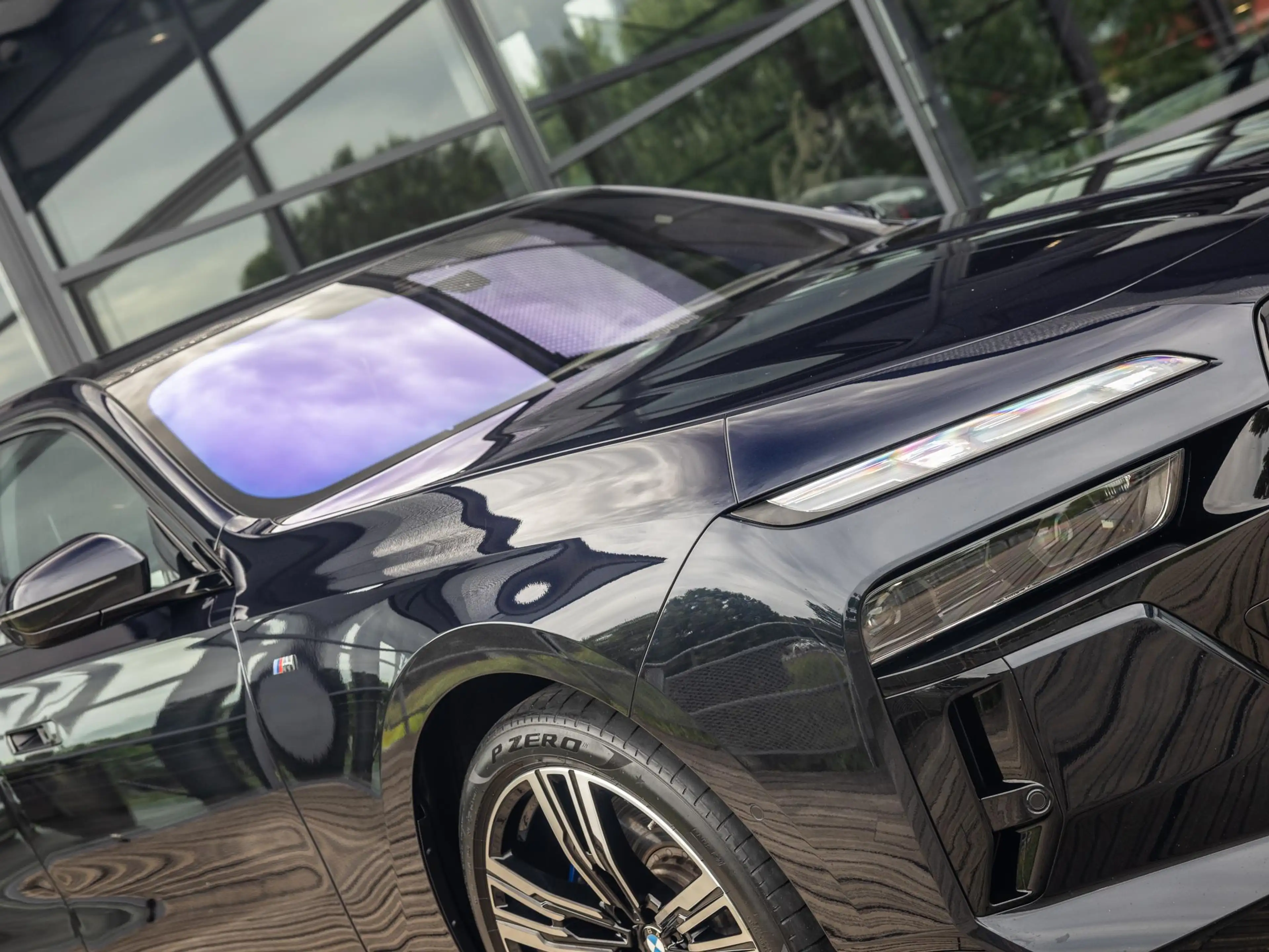 BMW i7 xDrive60 106 kWh | M-SPORT | SKYLOUNGE PANORAMADAK — photo 10