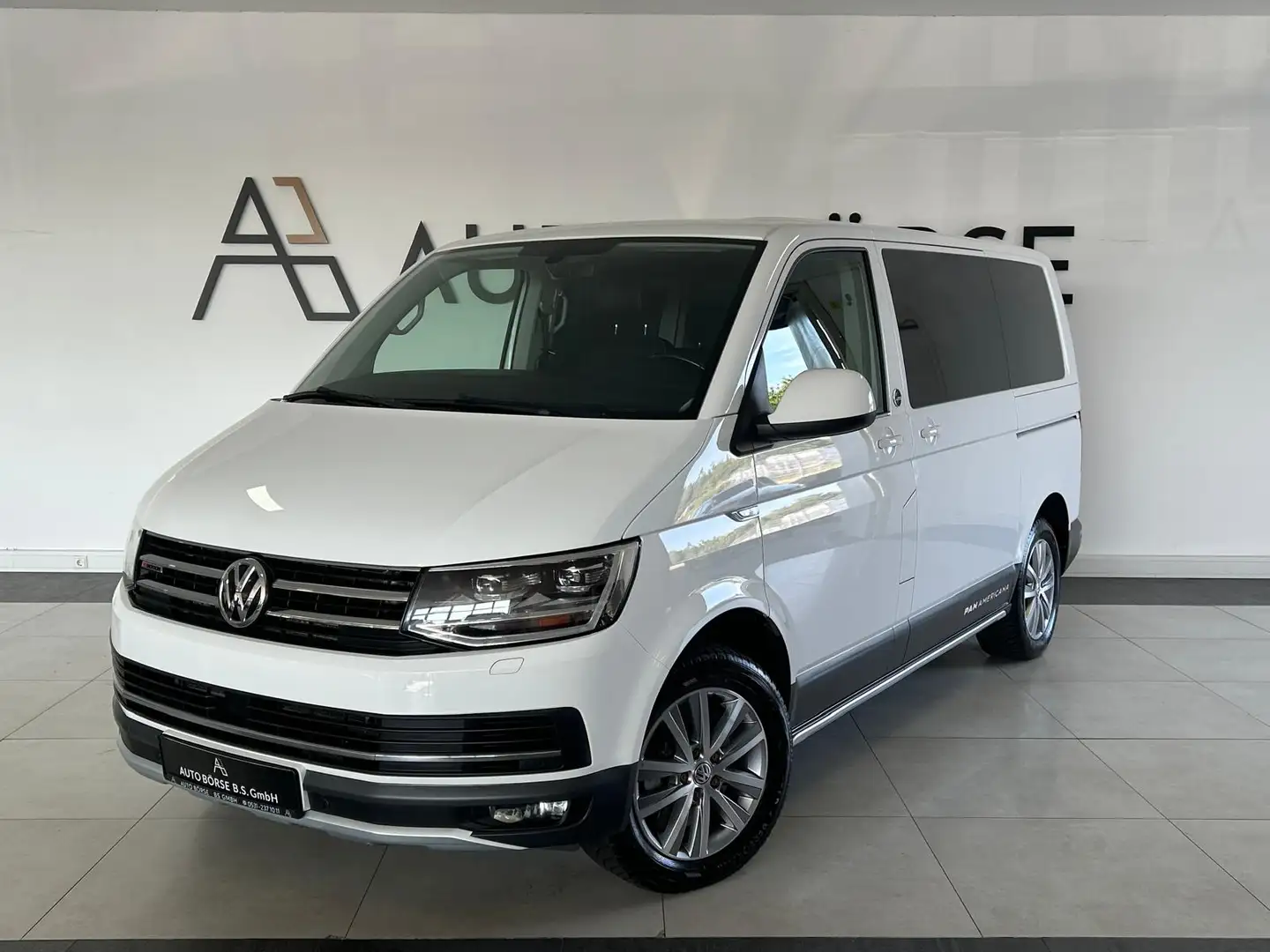 Volkswagen T6.1 Multivan 2.0 TDI PANAMERICANA 4M*STH*AHK*AC Wit - 1