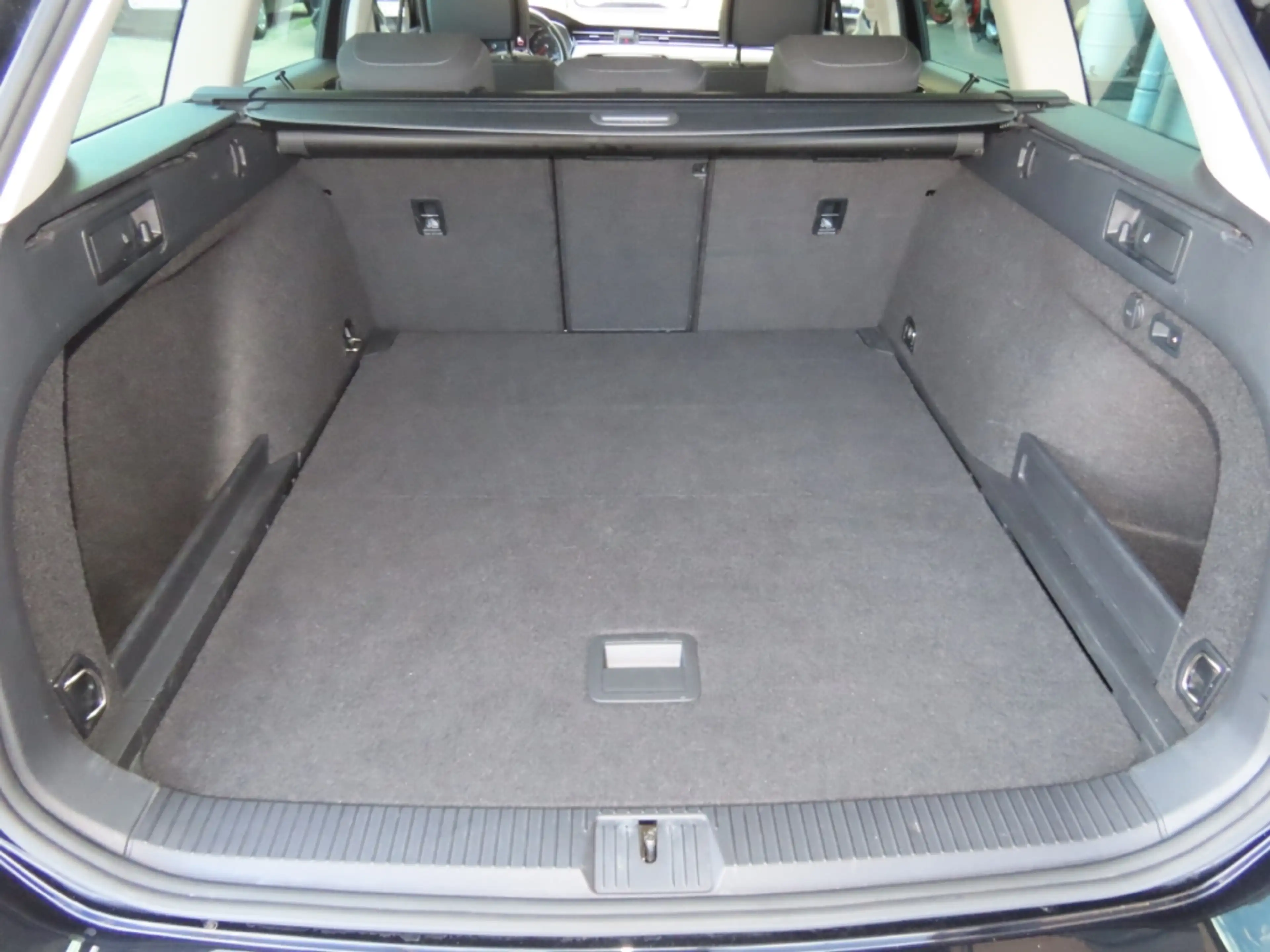 Volkswagen Passat Variant 1.Hd*Navi*ACC*Massage*Kamera*AHK — photo 21