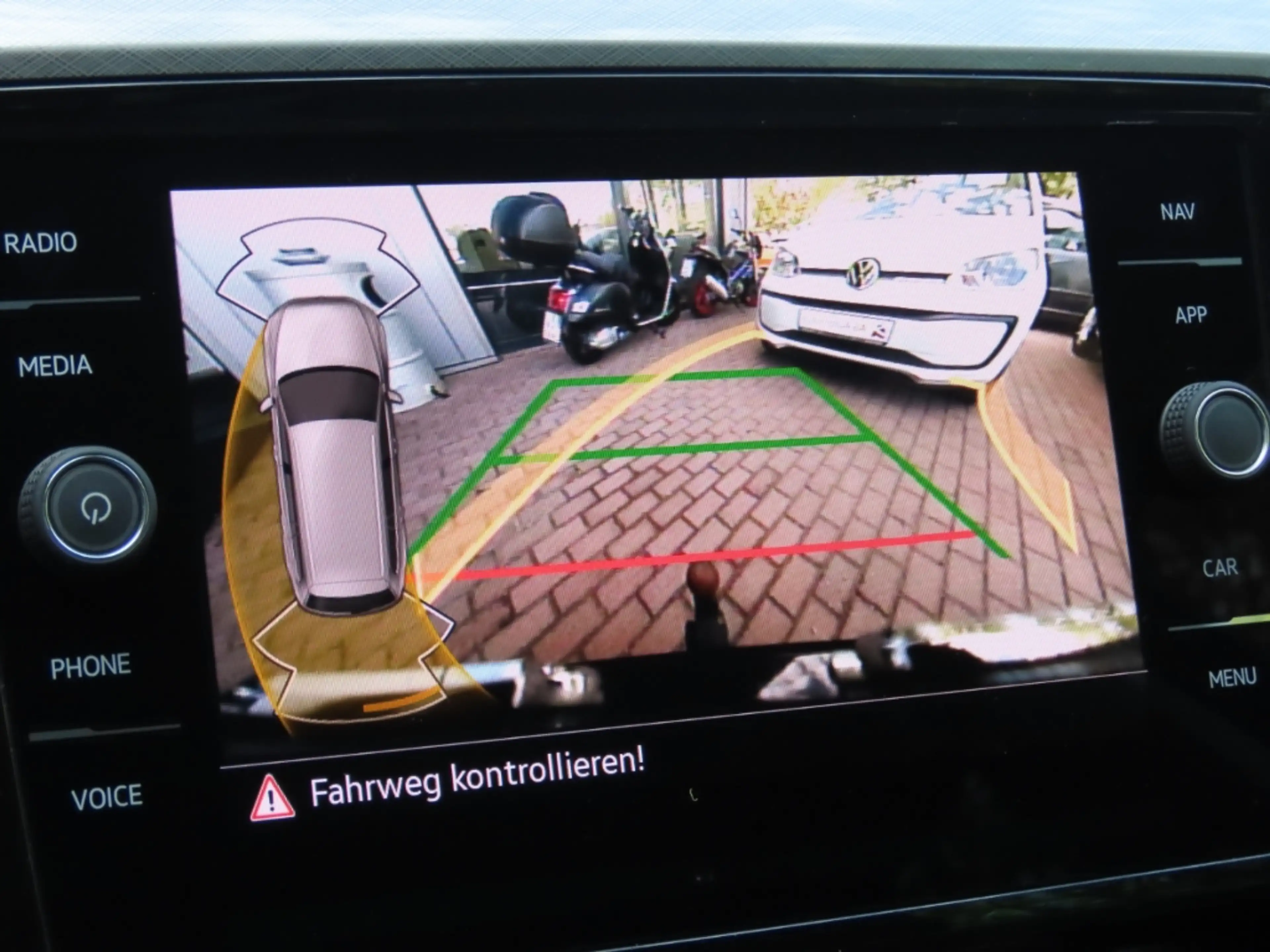Volkswagen Passat Variant 1.Hd*Navi*ACC*Massage*Kamera*AHK — photo 16