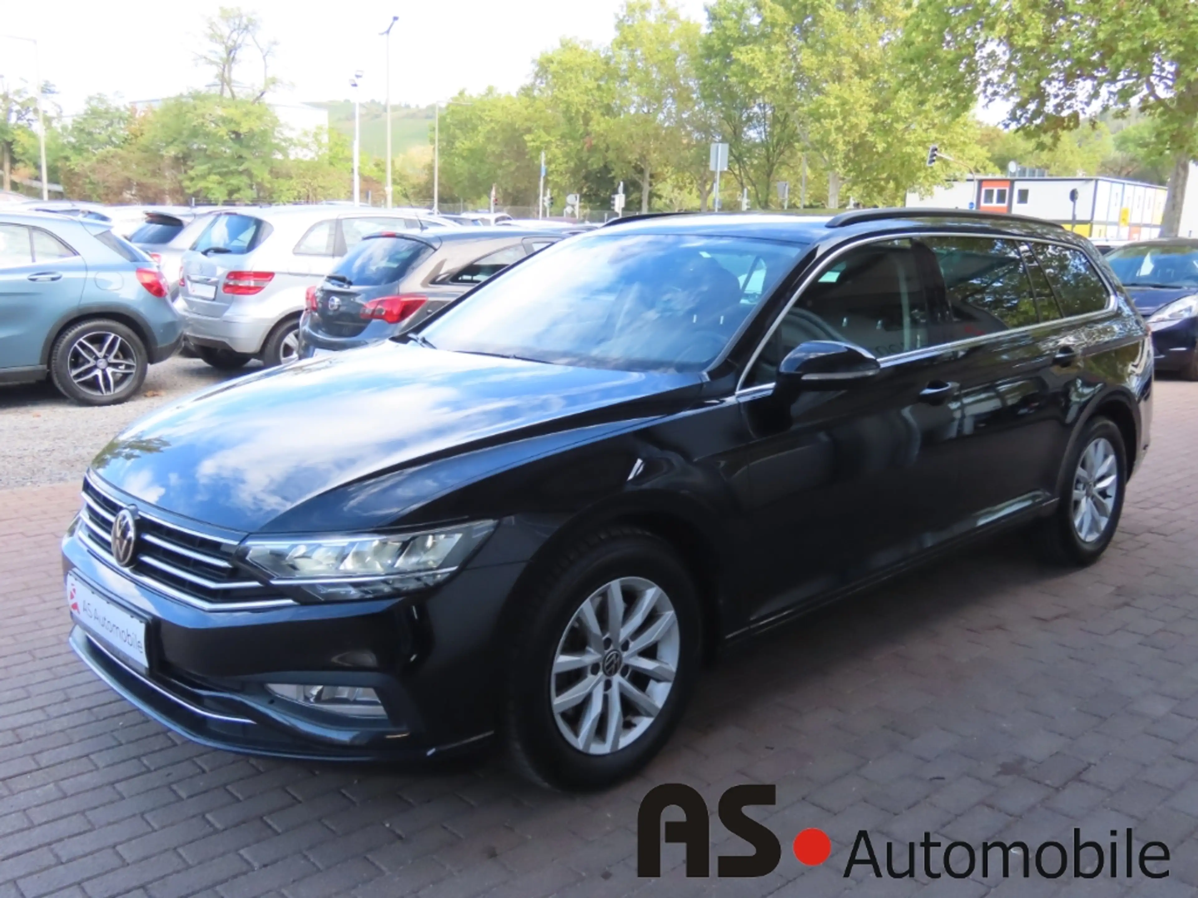 Volkswagen Passat Variant 1.Hd*Navi*ACC*Massage*Kamera*AHK — photo 3