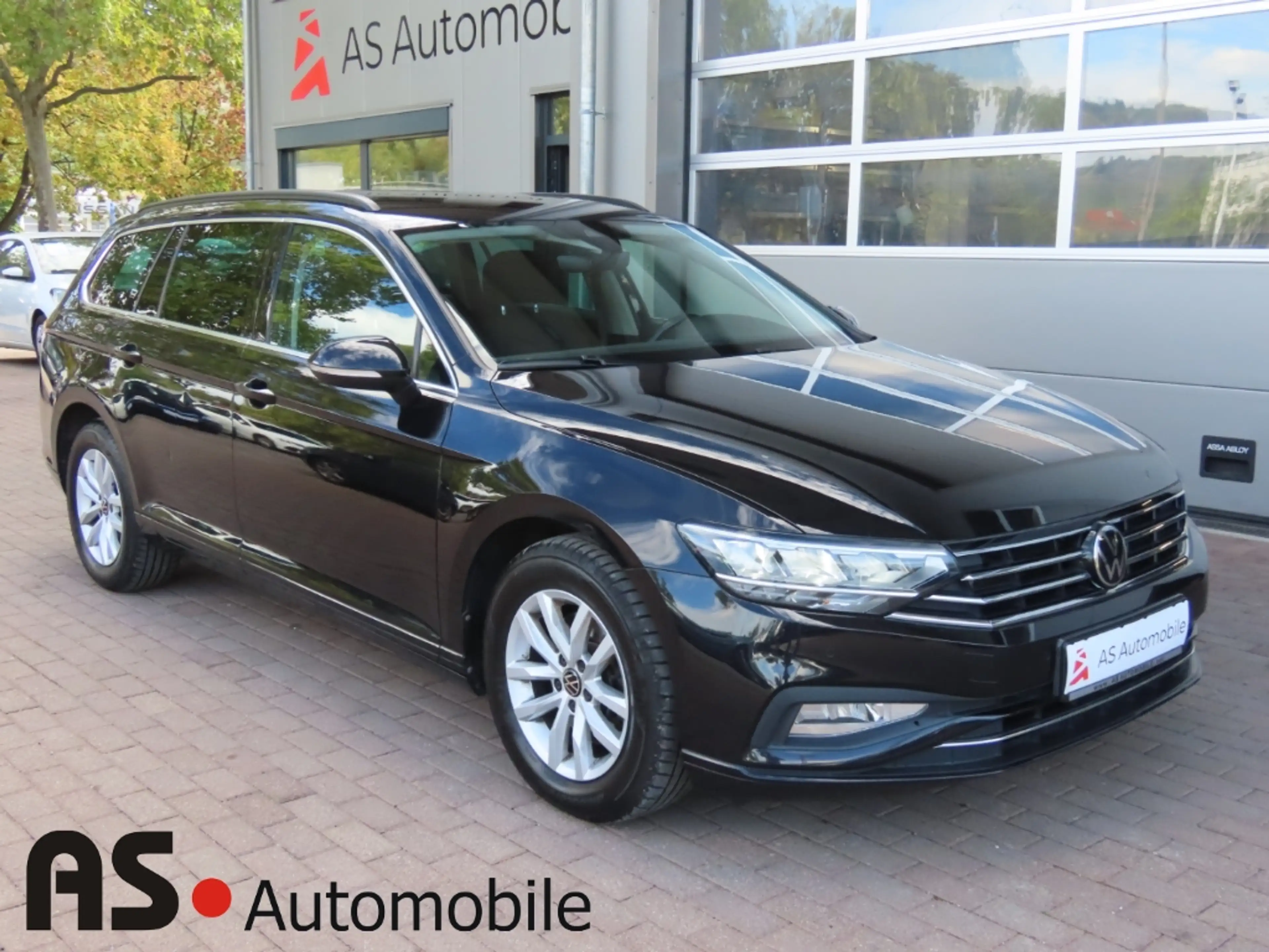 Volkswagen Passat Variant 1.Hd*Navi*ACC*Massage*Kamera*AHK