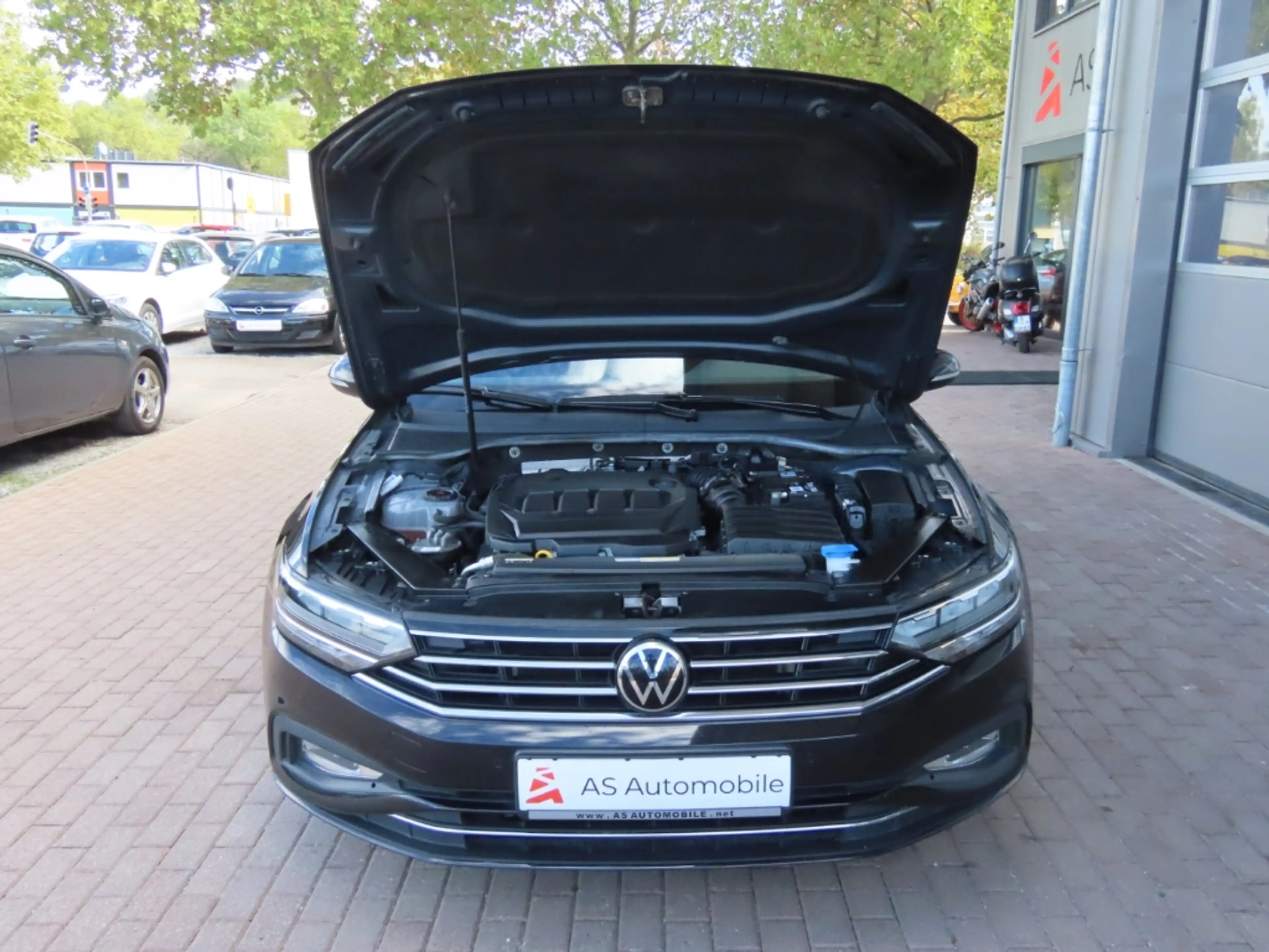 Volkswagen Passat Variant 1.Hd*Navi*ACC*Massage*Kamera*AHK — photo 37