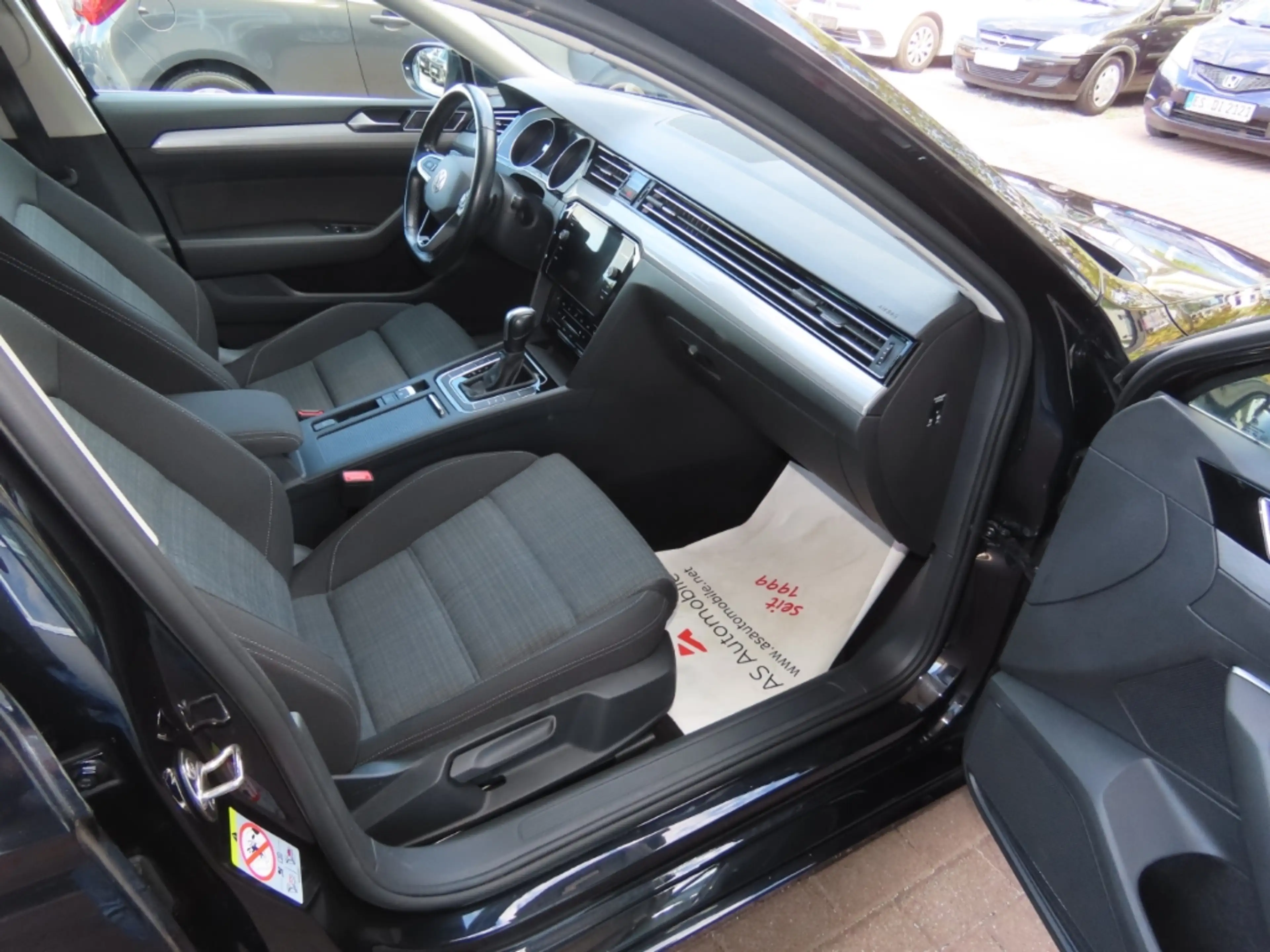 Volkswagen Passat Variant 1.Hd*Navi*ACC*Massage*Kamera*AHK — photo 17