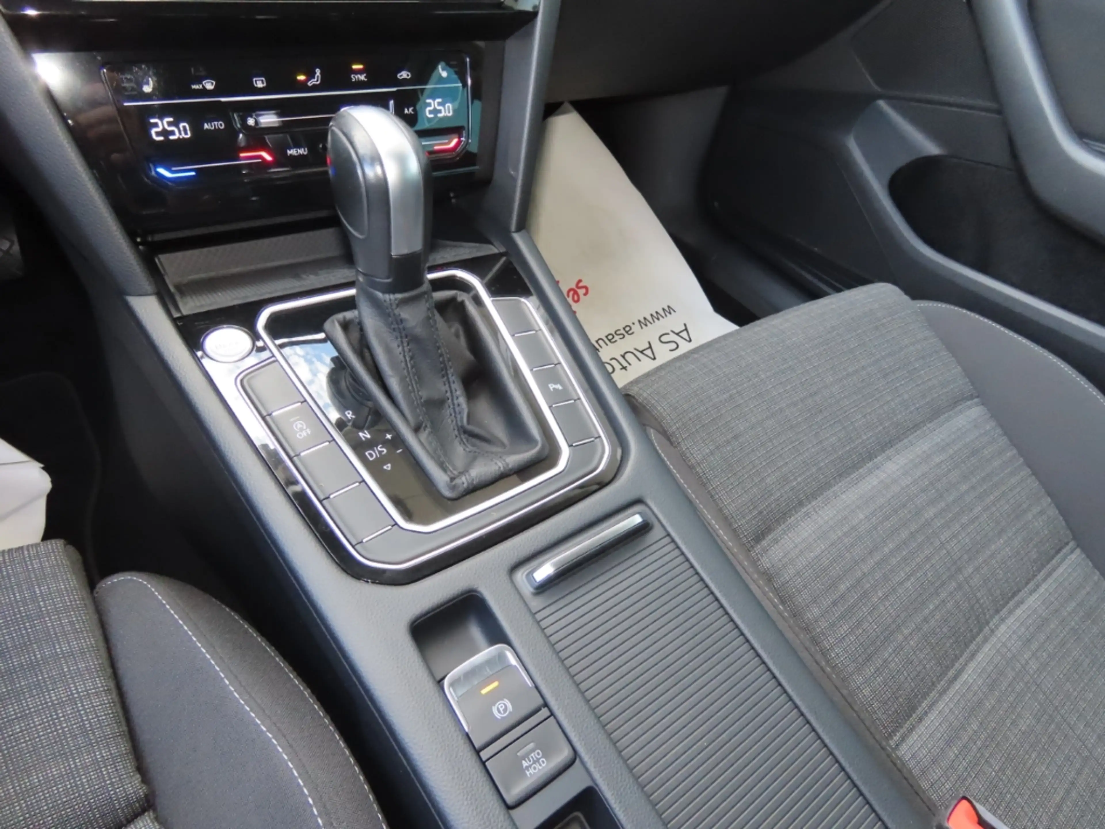 Volkswagen Passat Variant 1.Hd*Navi*ACC*Massage*Kamera*AHK — photo 13