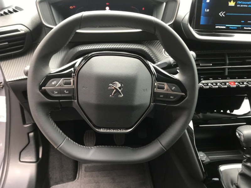 Peugeot 2008 Allure Pack PT 100 — photo 8