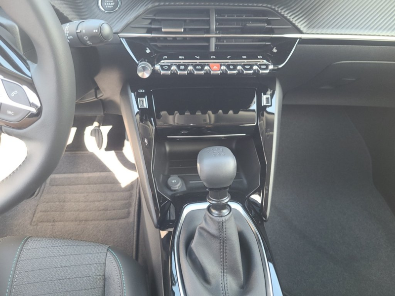 Peugeot 2008 Allure Pack PT 100 — photo 12