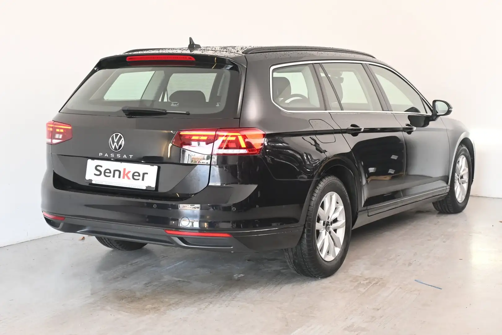 Volkswagen Passat Variant Business TDI DSG Schwarz - 2