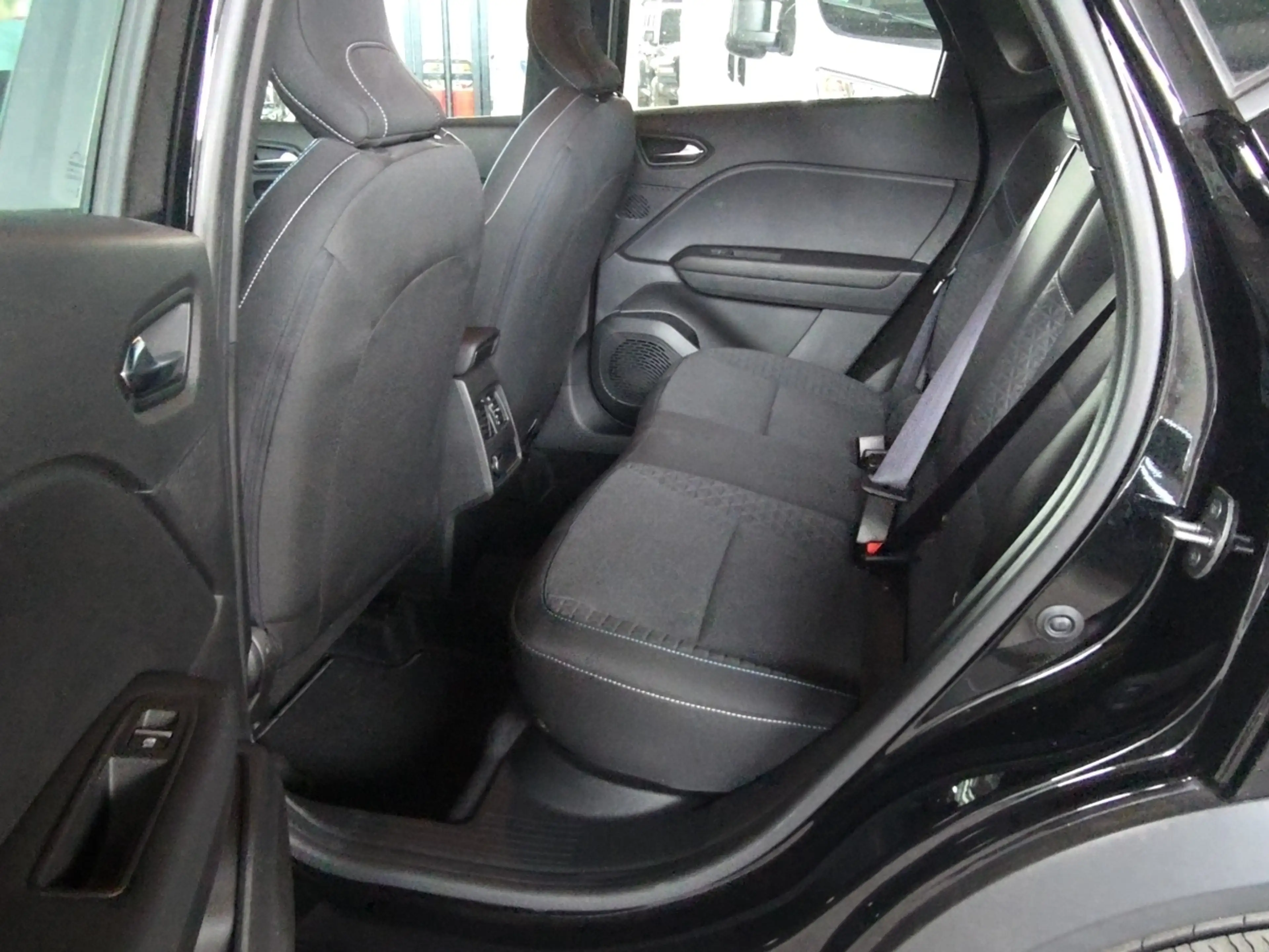Renault Captur EVOLUTION TCe 90 Klima PDC Carplay — photo 11