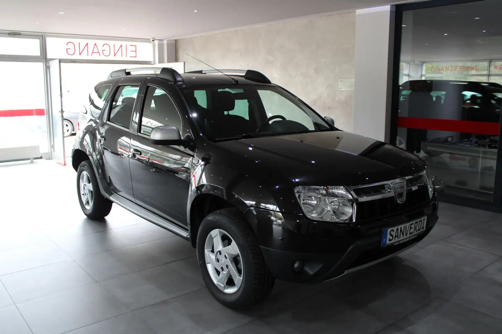 Dacia Duster 1.6 16V 105 4x2 Lauréate KLIMA *II.HAND* Schwarz - 2
