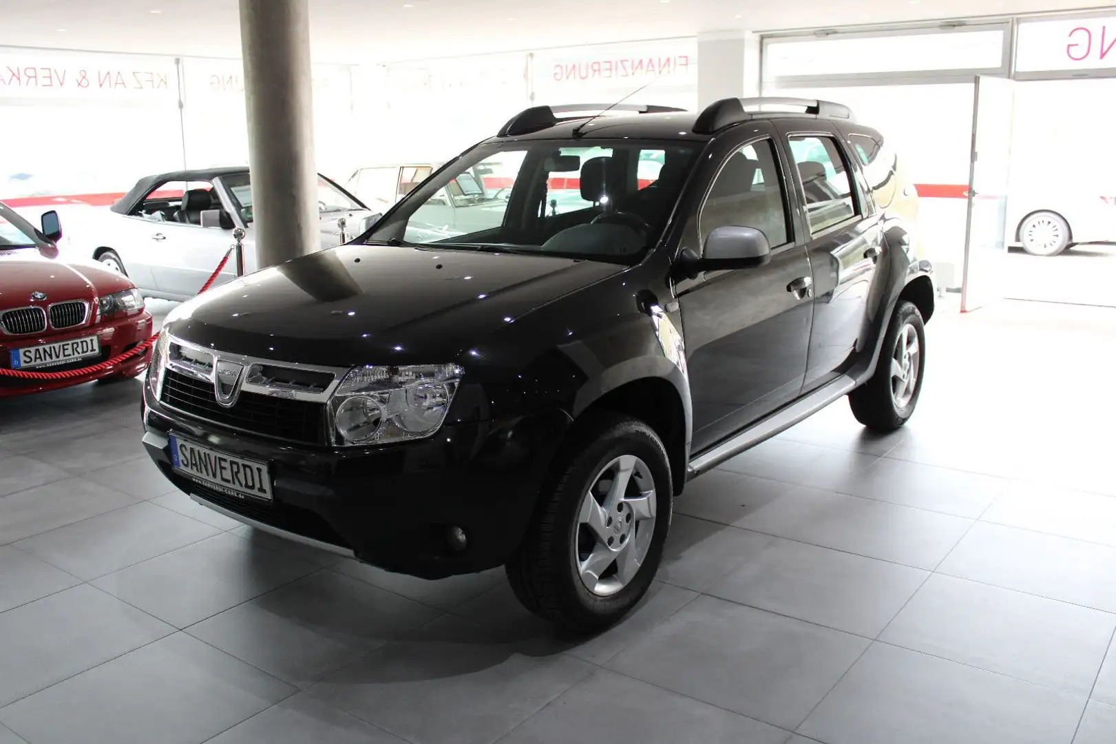 Dacia Duster 1.6 16V 105 4x2 Lauréate KLIMA *II.HAND* Schwarz - 1