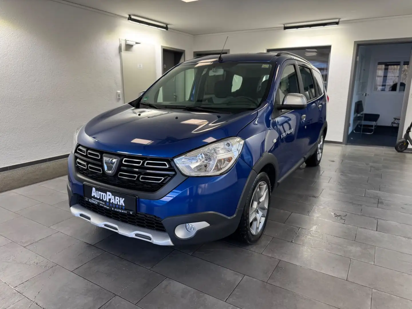 Dacia Lodgy Stepway Blau - 2