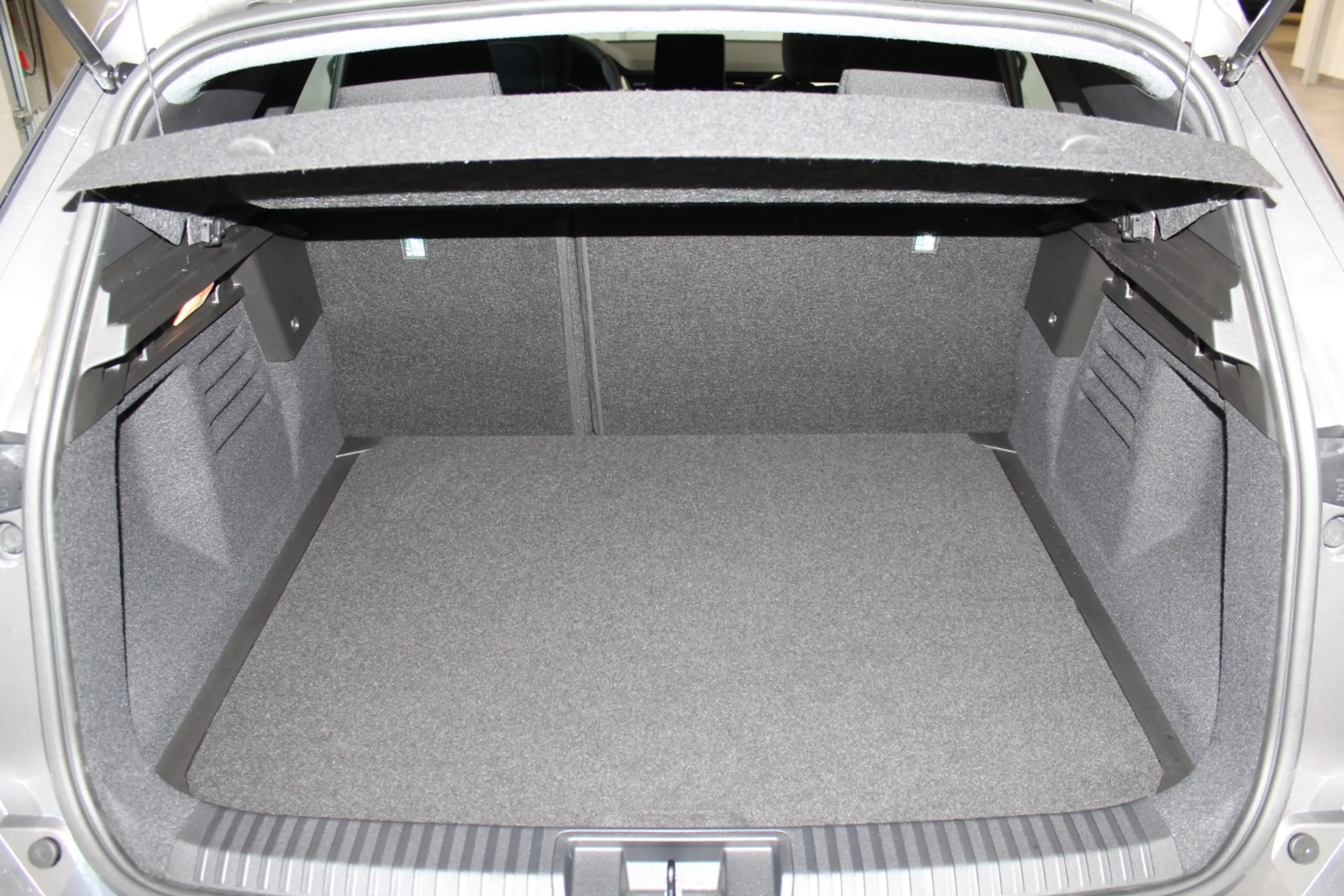Mitsubishi Grandis Diamant 1.3 T-Benziner 6-Gang — photo 11