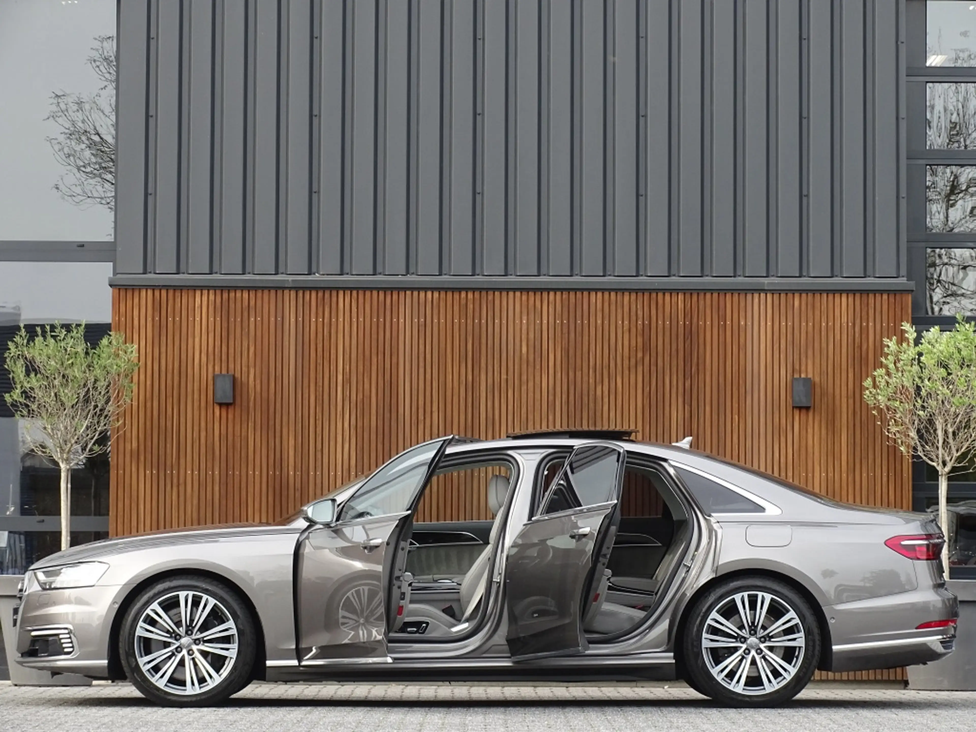 Audi A8 60 TFSie 462PK S-Line / B&O / Alcantara / TV's / S — photo 6