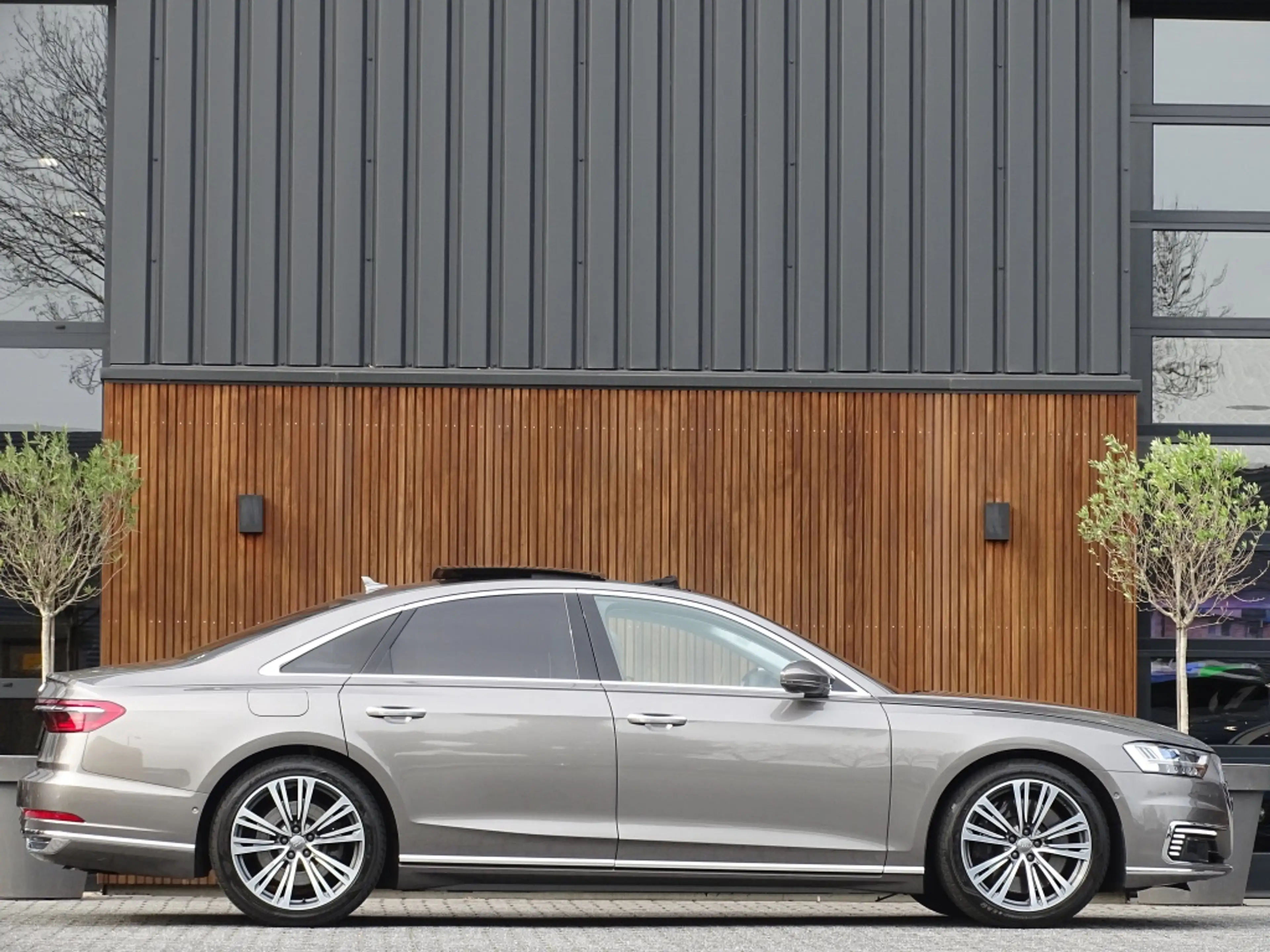 Audi A8 60 TFSie 462PK S-Line / B&O / Alcantara / TV's / S — photo 3