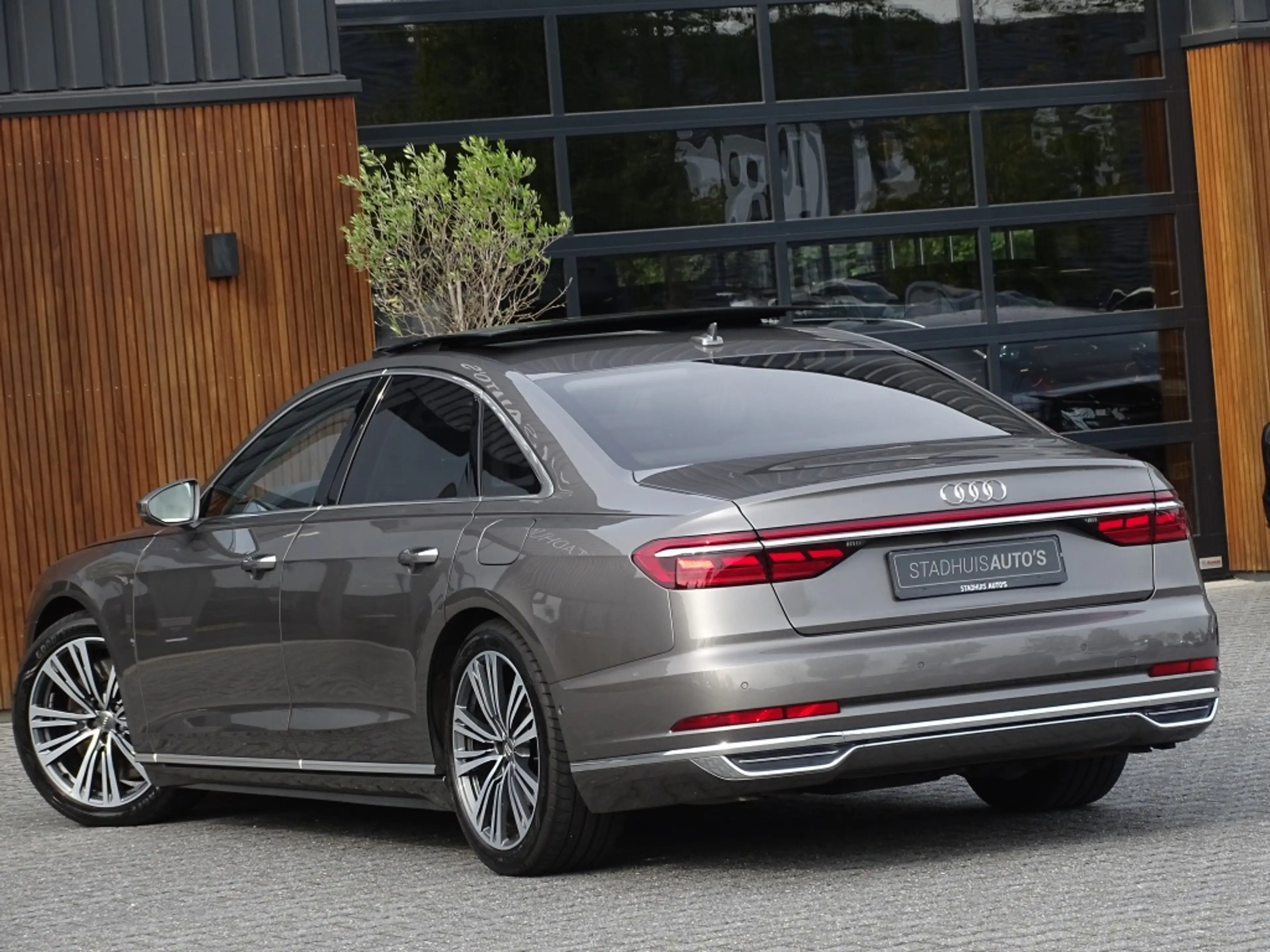 Audi A8 60 TFSie 462PK S-Line / B&O / Alcantara / TV's / S — photo 7