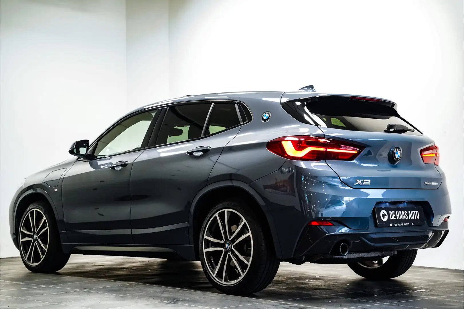 BMW X2 xDrive25e M Sport|Full opt|Pano dak|HK|Head up|Cam Gris - 2