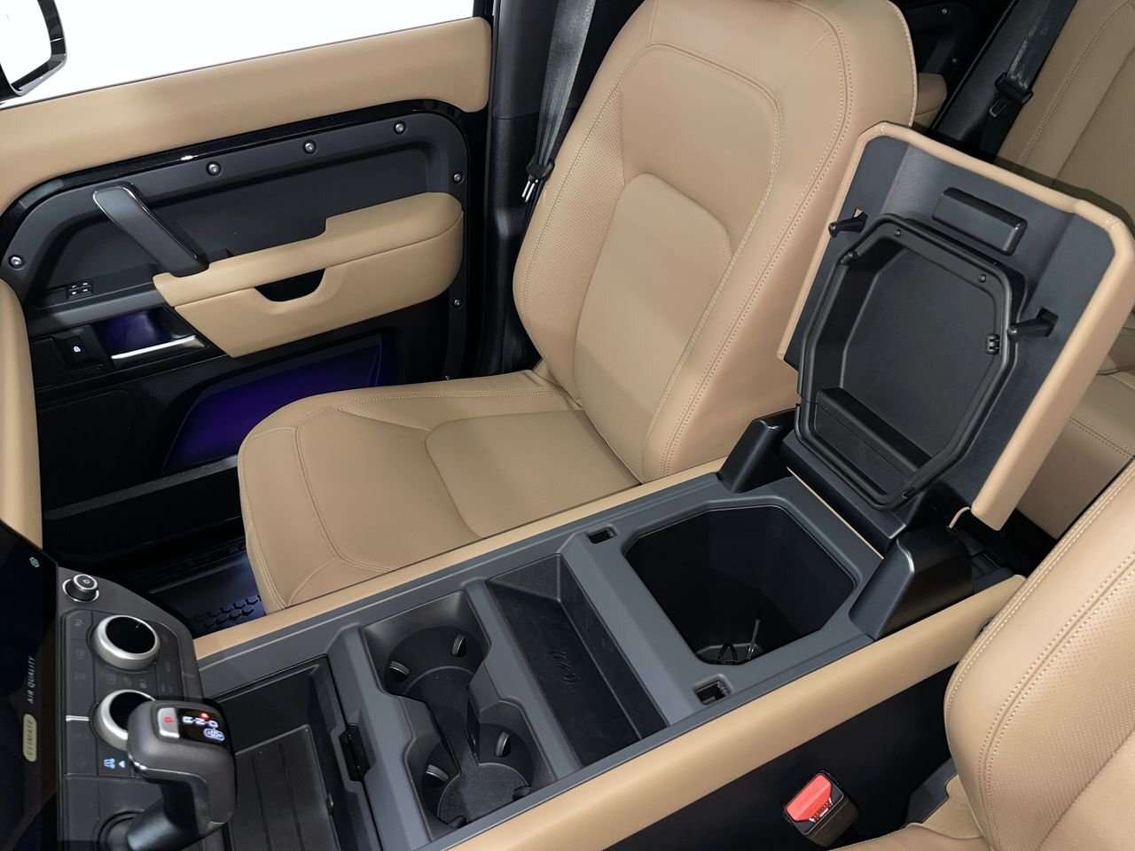 2026 Land Rover Defender 110 X-Dynamic SE INCOMING 4/10-4/20 / thumb 29
