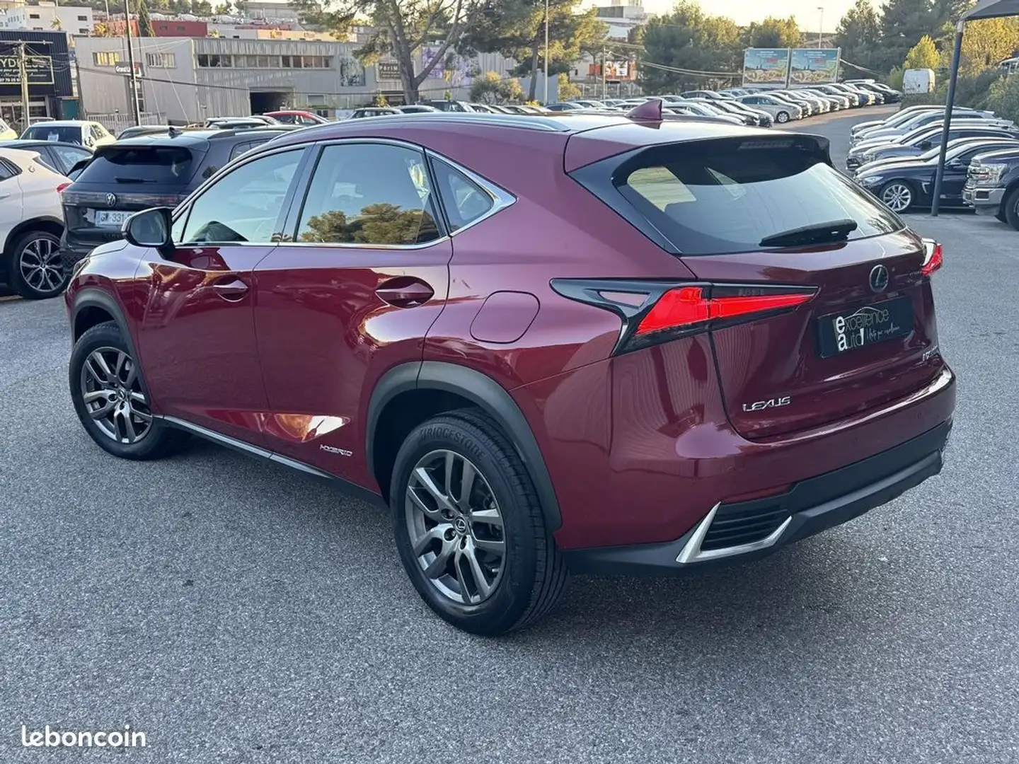 Lexus NX 300h 300H 4WD PACK BUSINESS Rouge - 2