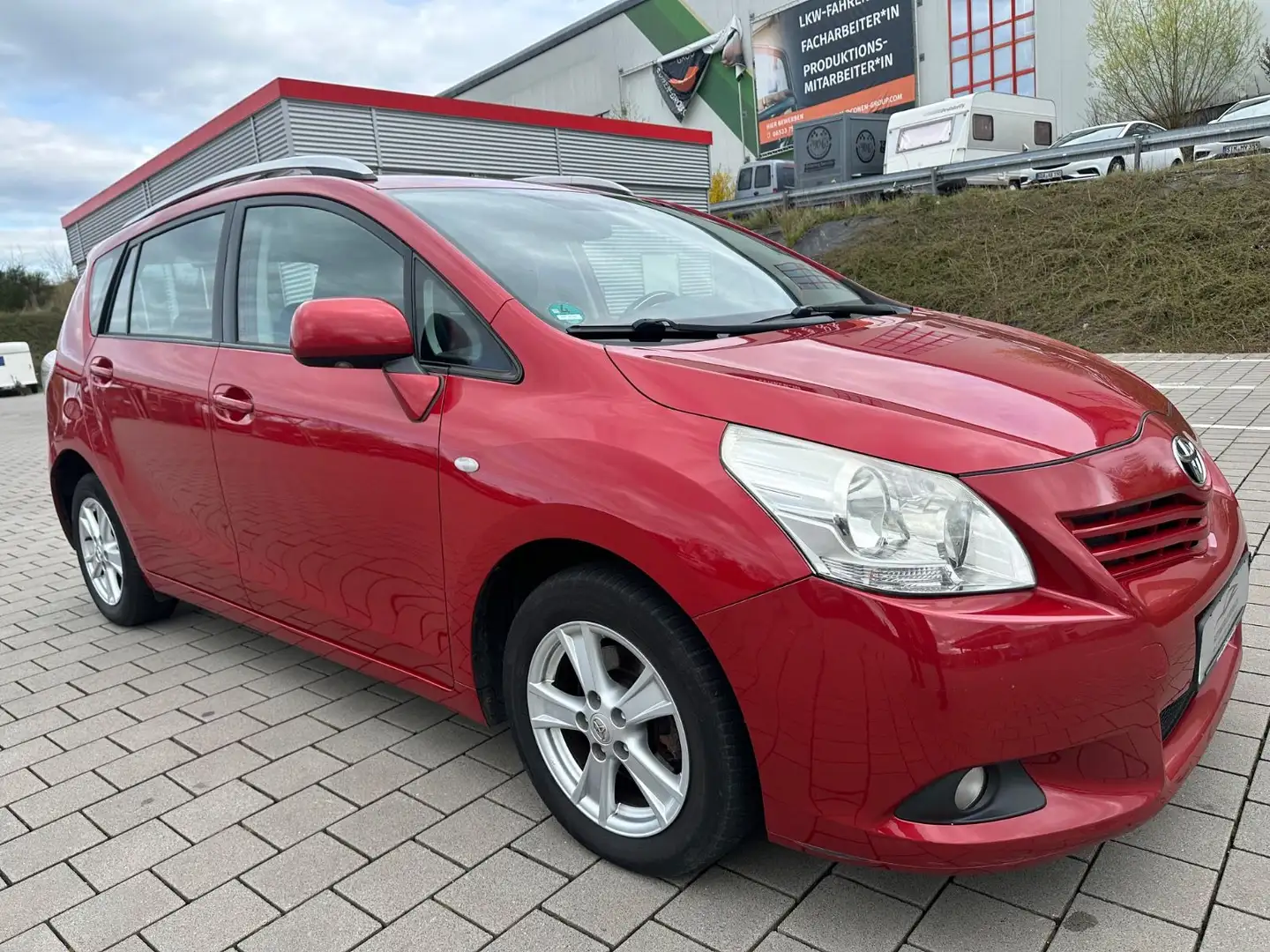Toyota Verso Executive 2,0 D-4D NAVI*7SITZER*EURO5* Červená - 1
