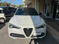 Alfa Romeo Stelvio Stelvio 2.2 t Veloce Ti Q4 210cv Auto *Promo SD Weiß - thumbnail 2