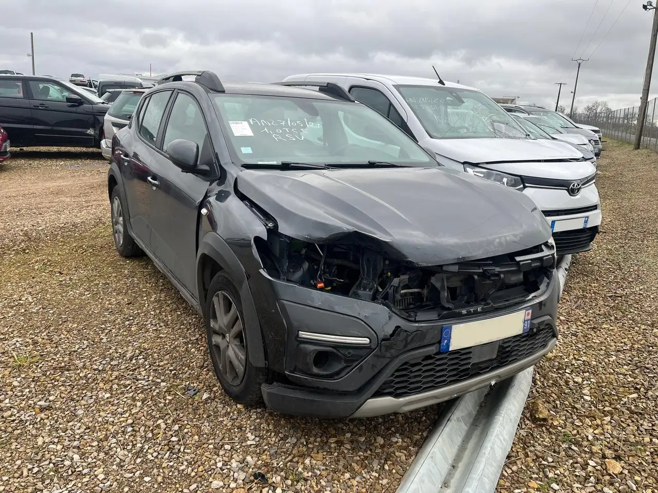 Dacia Sandero III 1.0i TCe 90 Stepway Auto / FZ221