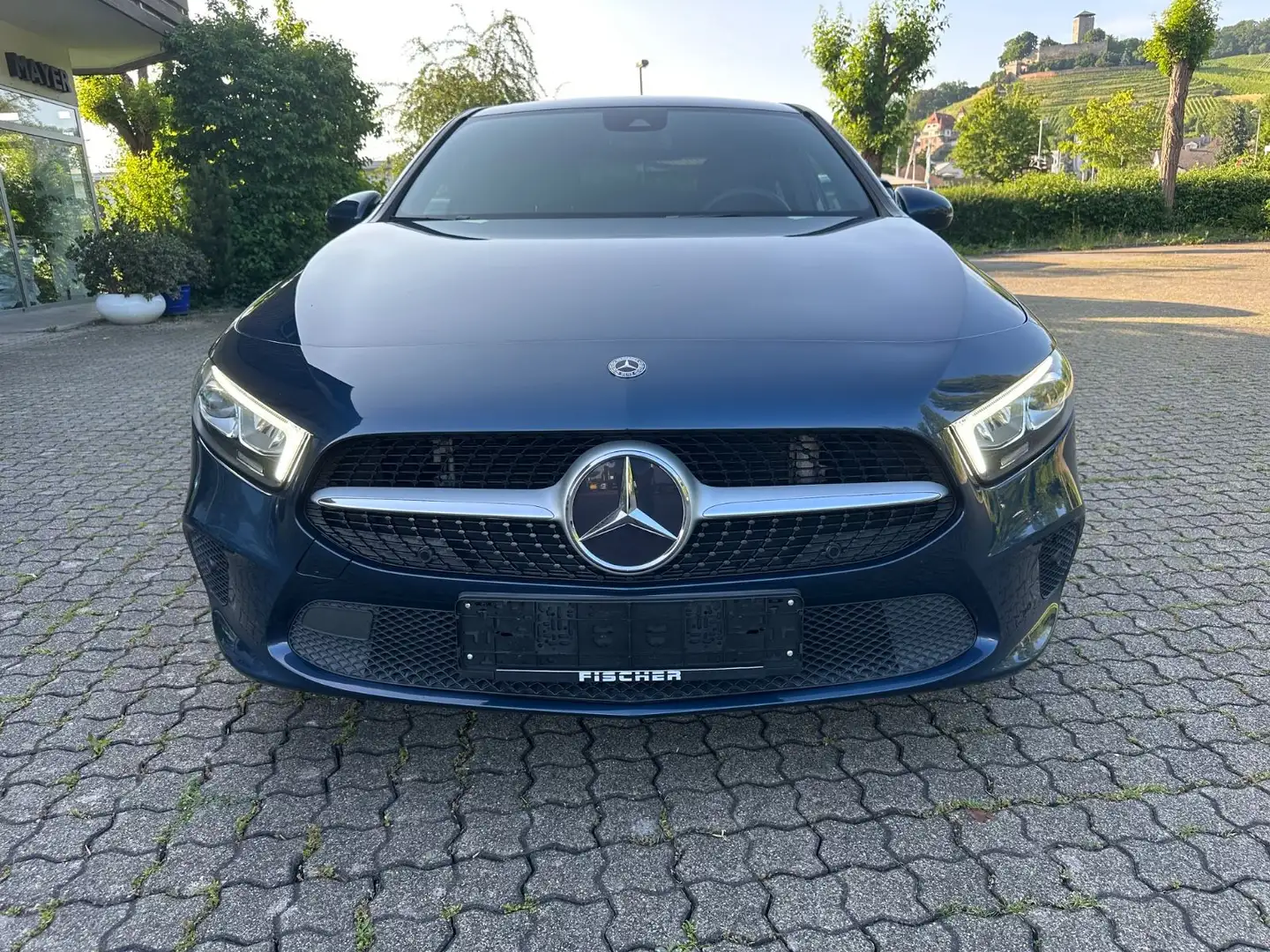 Mercedes-Benz A 180 d*Limousine*NAVI*LED*7-G DCT*EU6dT* Blau - 2