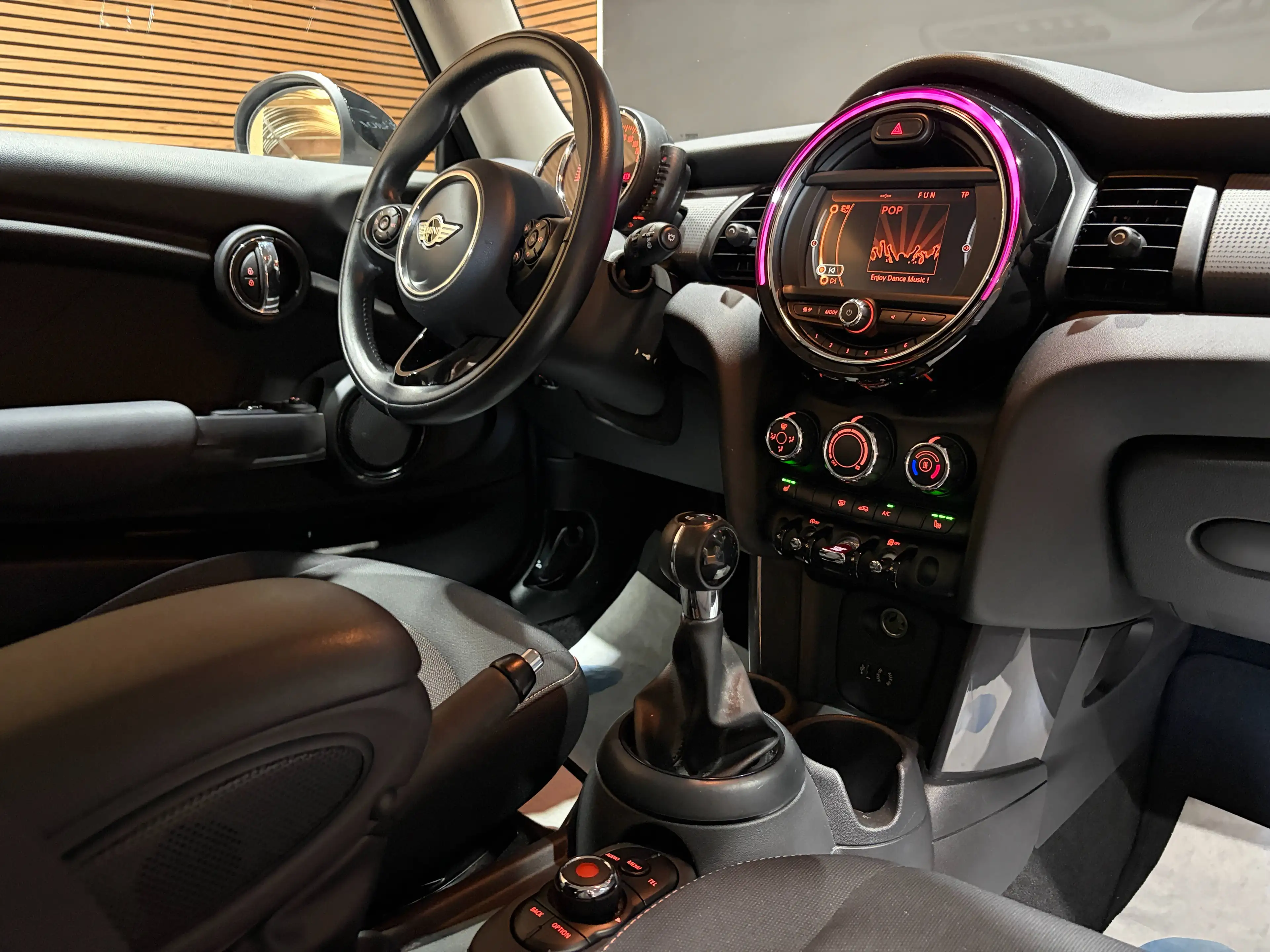 MINI Cooper D 1.5 D *SIEGE CHAUFF*CRUISE CONTROL*GARANTIE* — photo 12