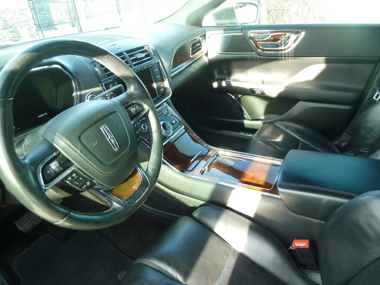 Lincoln Continental снимка Lincoln Continental