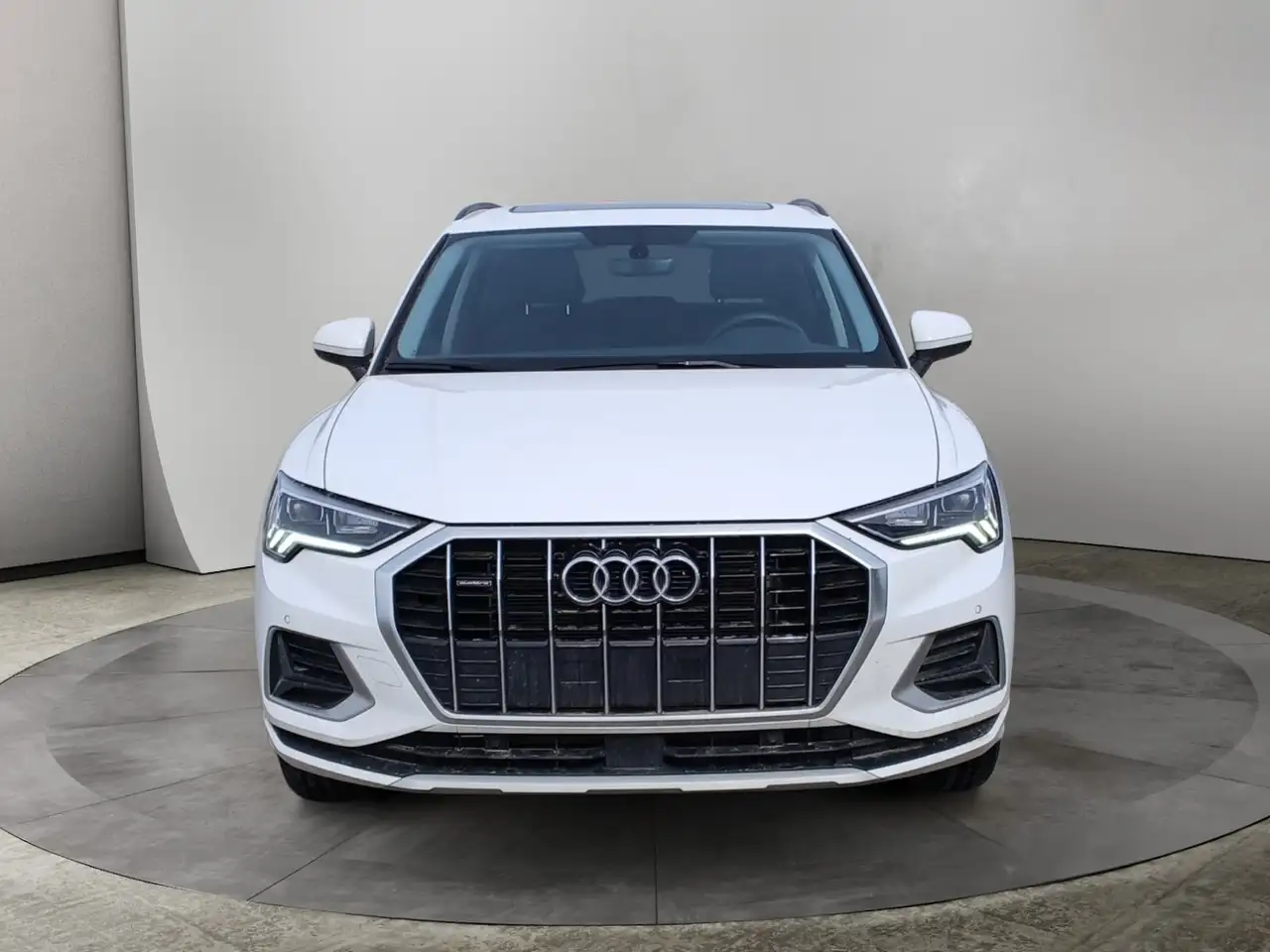 Audi Q3 снимка Audi Q3