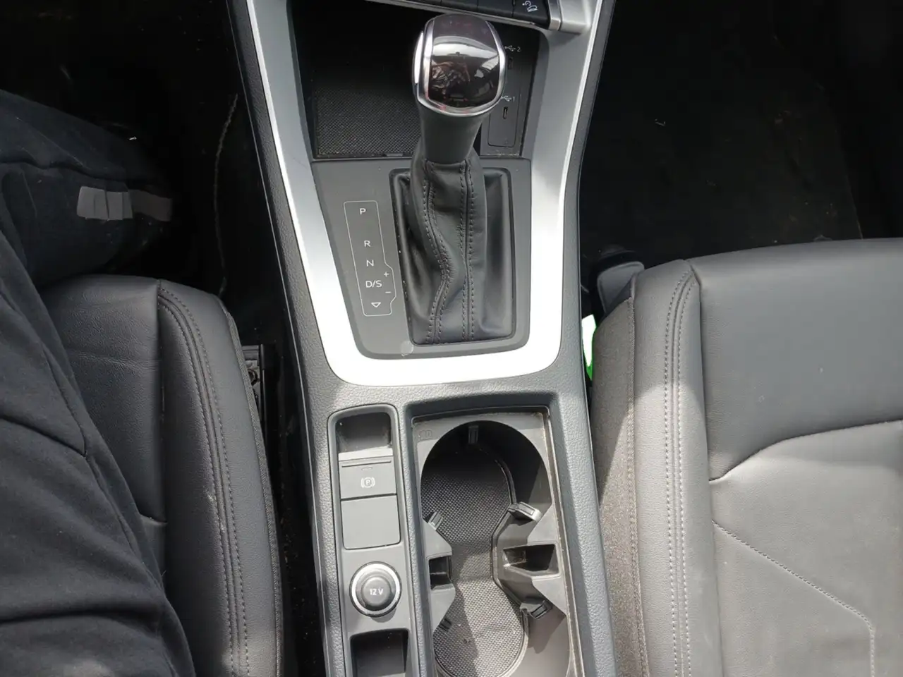 Audi Q3 снимка Audi Q3