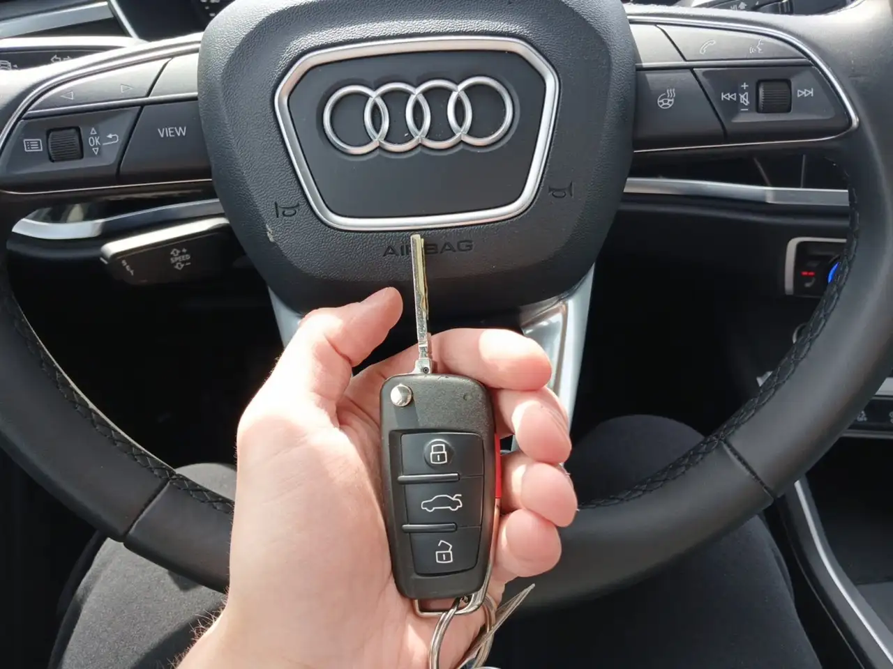 Audi Q3 снимка Audi Q3