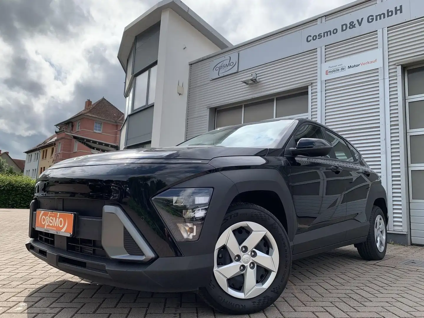Hyundai KONA 1.0T-GDI Pure NeuesModell Navi+Scheckheft Schwarz - 1